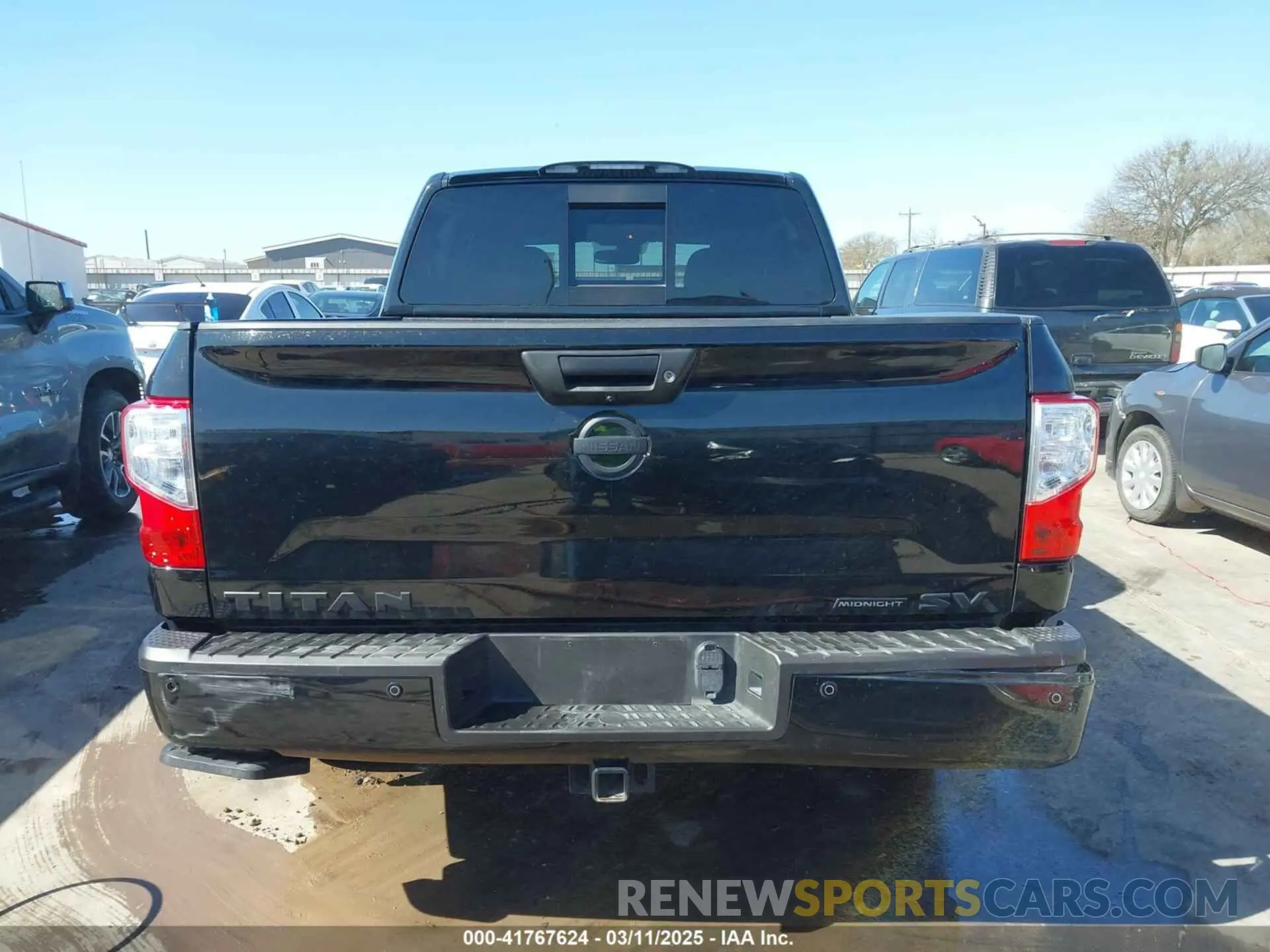 17 Photograph of a damaged car 1N6AA1E60KN532663 NISSAN TITAN 2019
