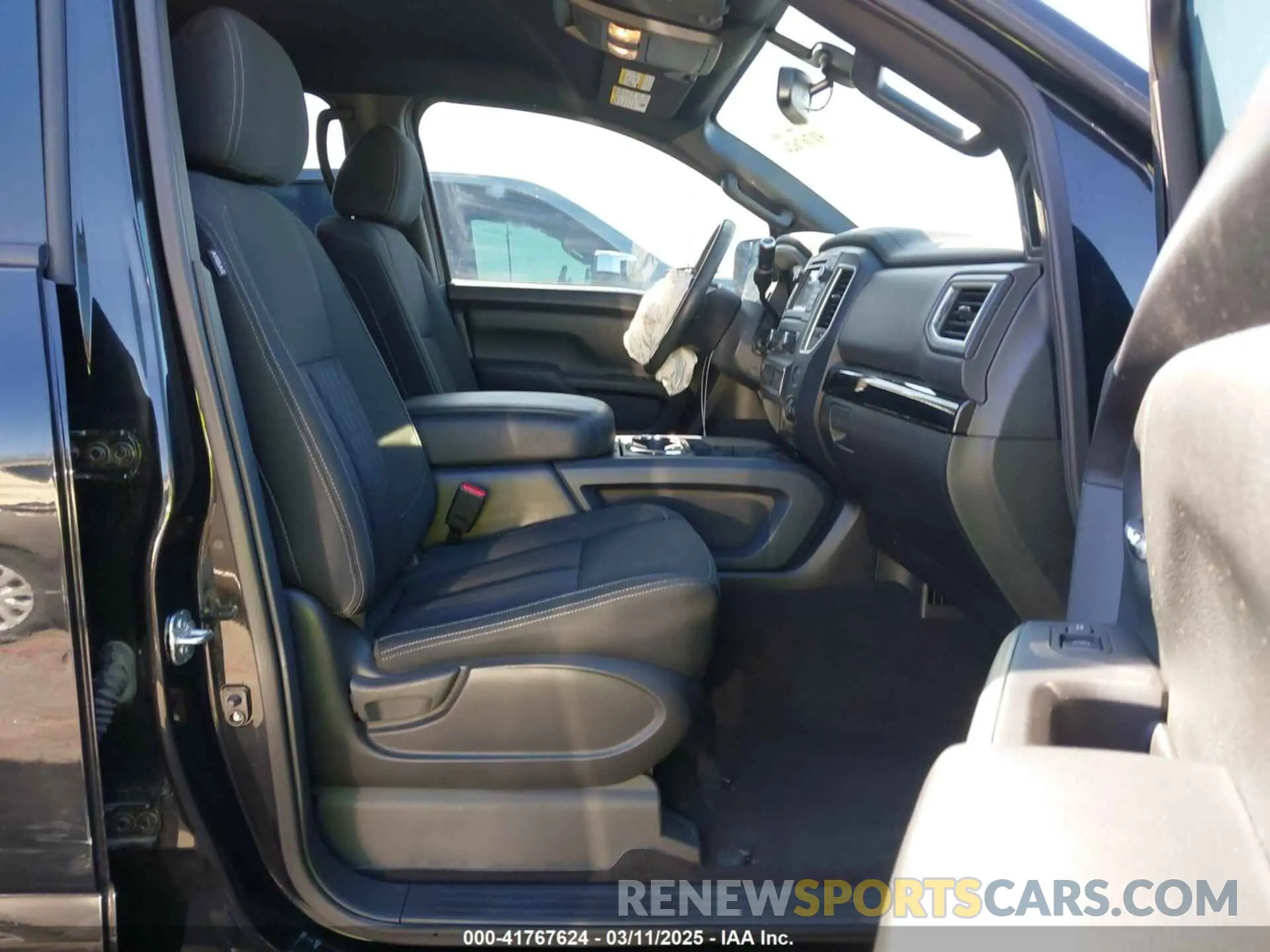 5 Photograph of a damaged car 1N6AA1E60KN532663 NISSAN TITAN 2019