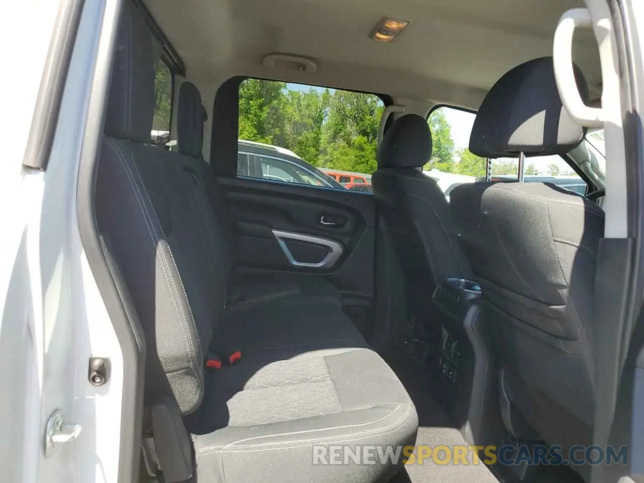 10 Photograph of a damaged car 1N6AA1E64KN523920 NISSAN TITAN 2019