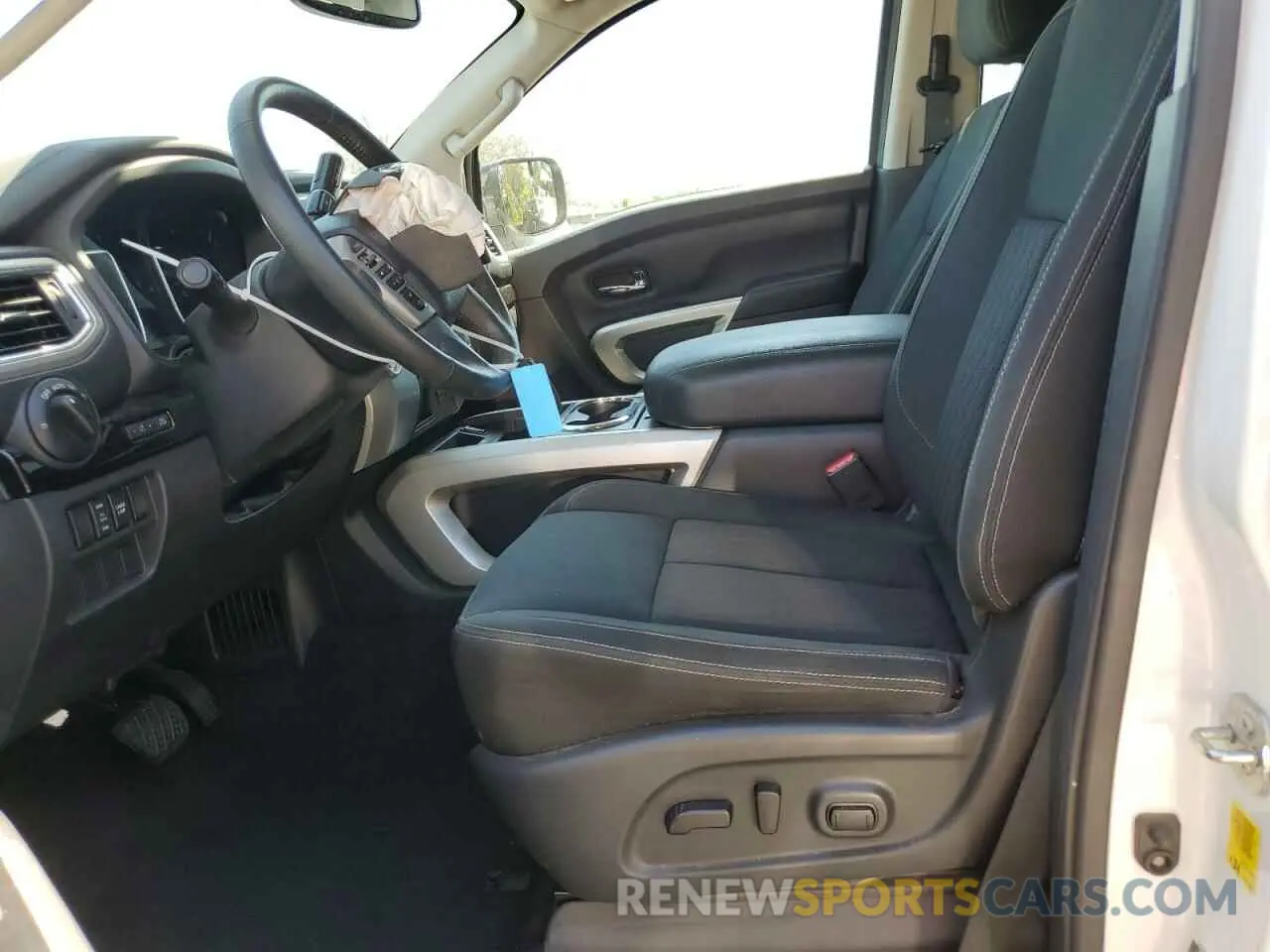 7 Photograph of a damaged car 1N6AA1E64KN523920 NISSAN TITAN 2019