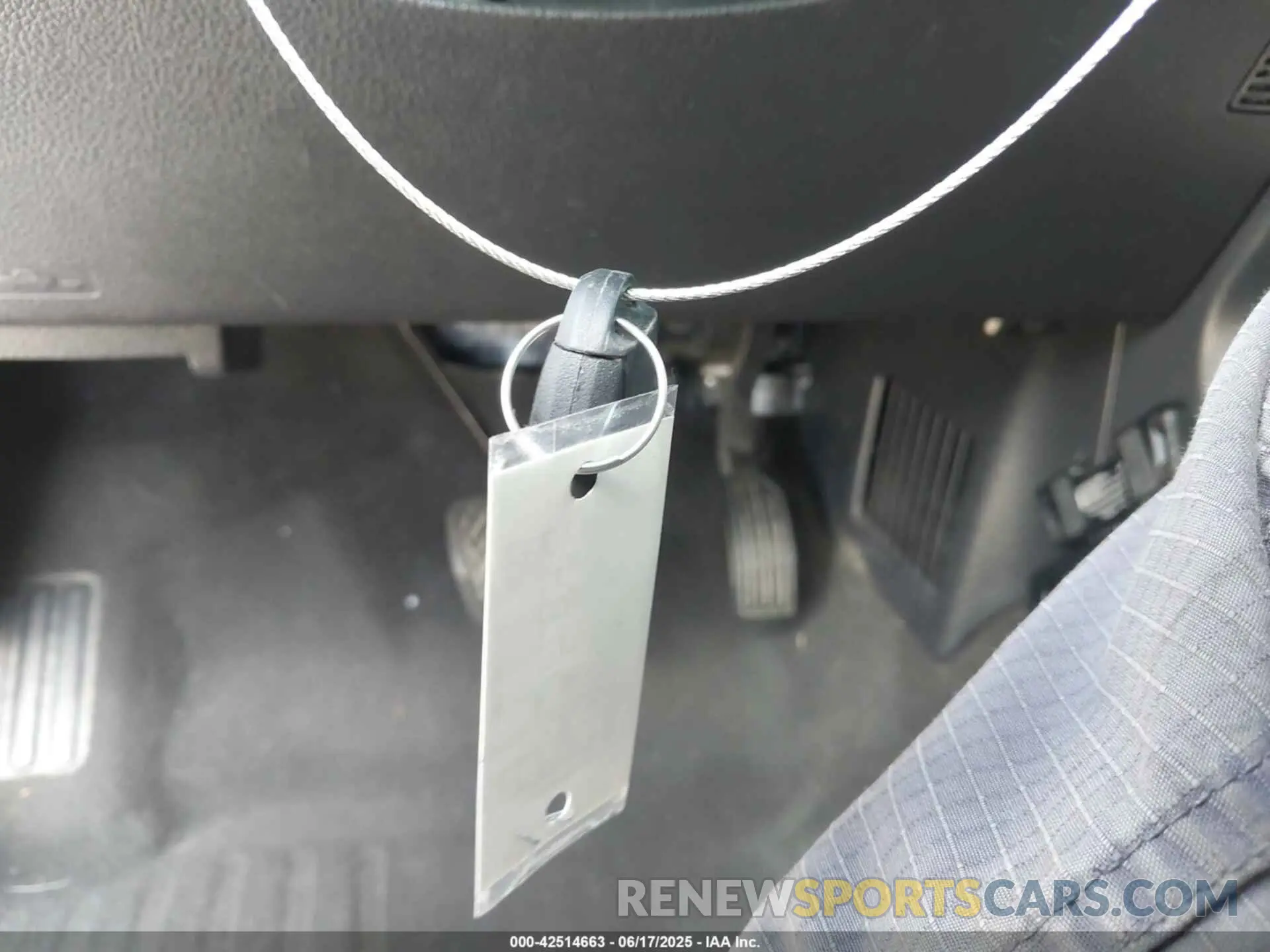 11 Photograph of a damaged car 1N6AA1E68KN525413 NISSAN TITAN 2019