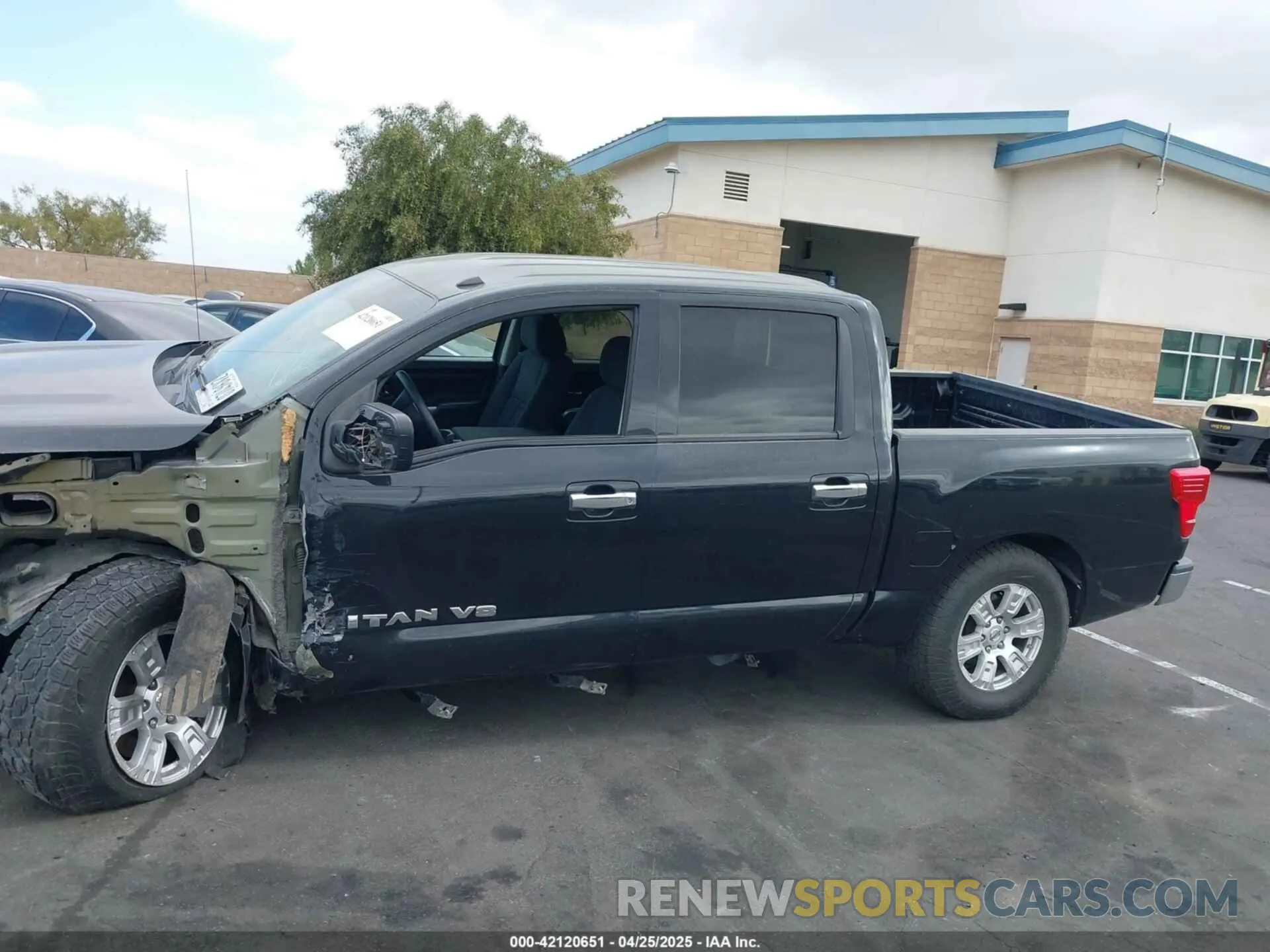 14 Photograph of a damaged car 1N6AA1EJ4KN518091 NISSAN TITAN 2019