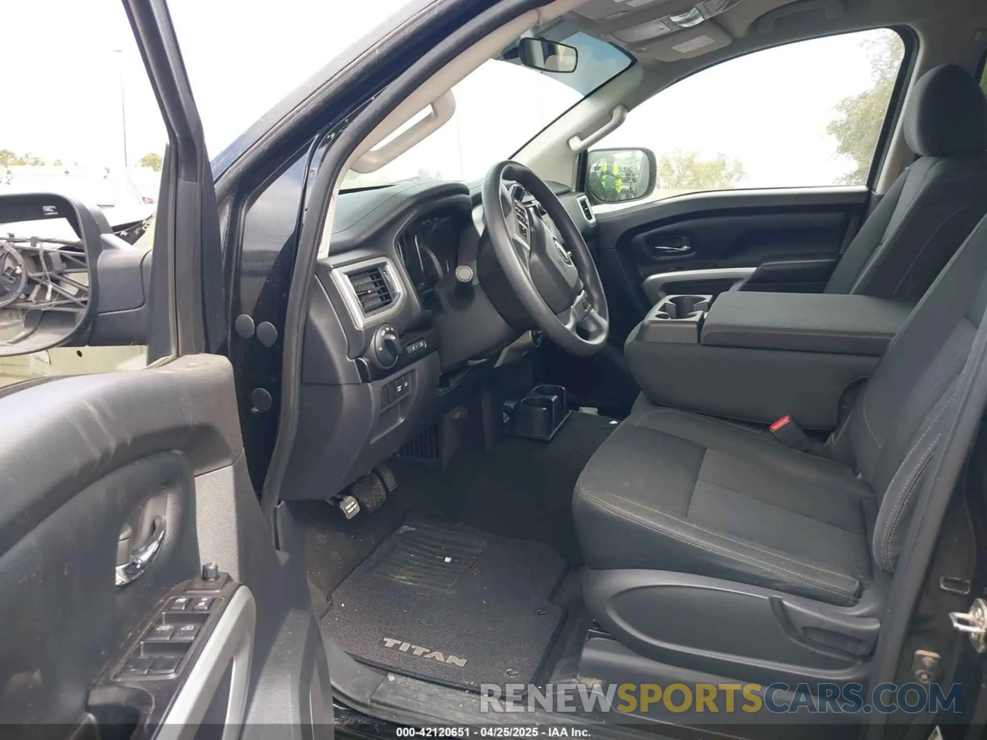 5 Photograph of a damaged car 1N6AA1EJ4KN518091 NISSAN TITAN 2019