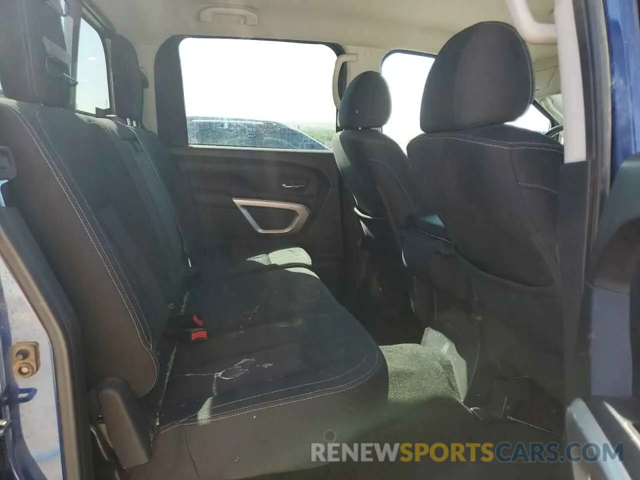10 Photograph of a damaged car 1N6AA1EJ8KN506266 NISSAN TITAN 2019