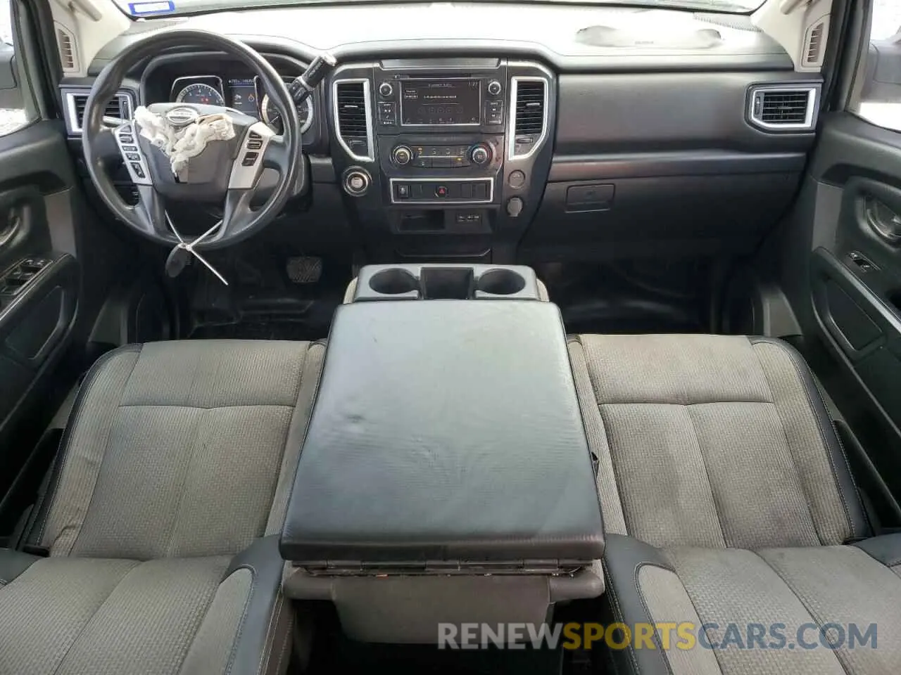 8 Photograph of a damaged car 1N6AA1EK1KN502553 NISSAN TITAN 2019