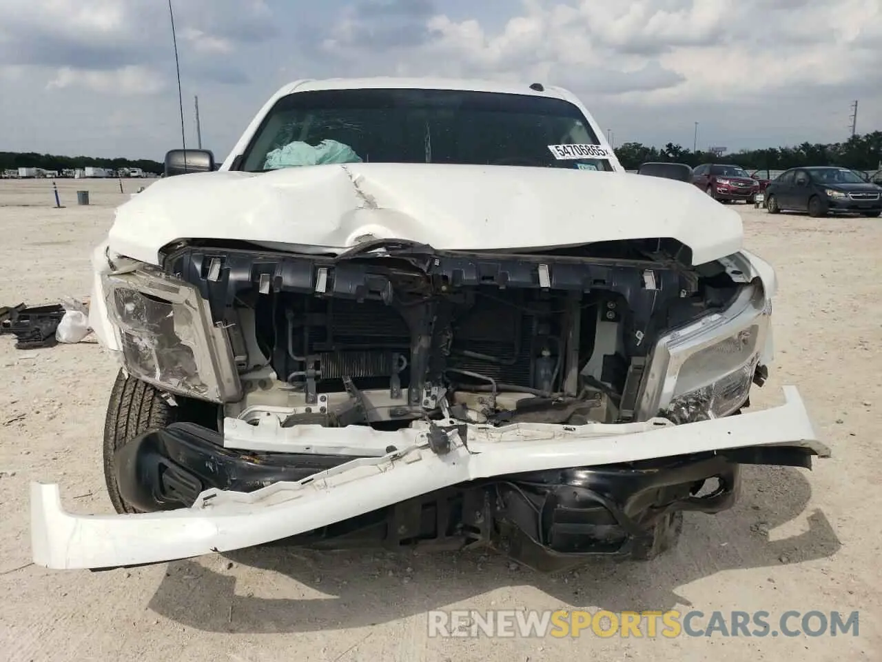 5 Photograph of a damaged car 1N6AA1EK1KN504920 NISSAN TITAN 2019