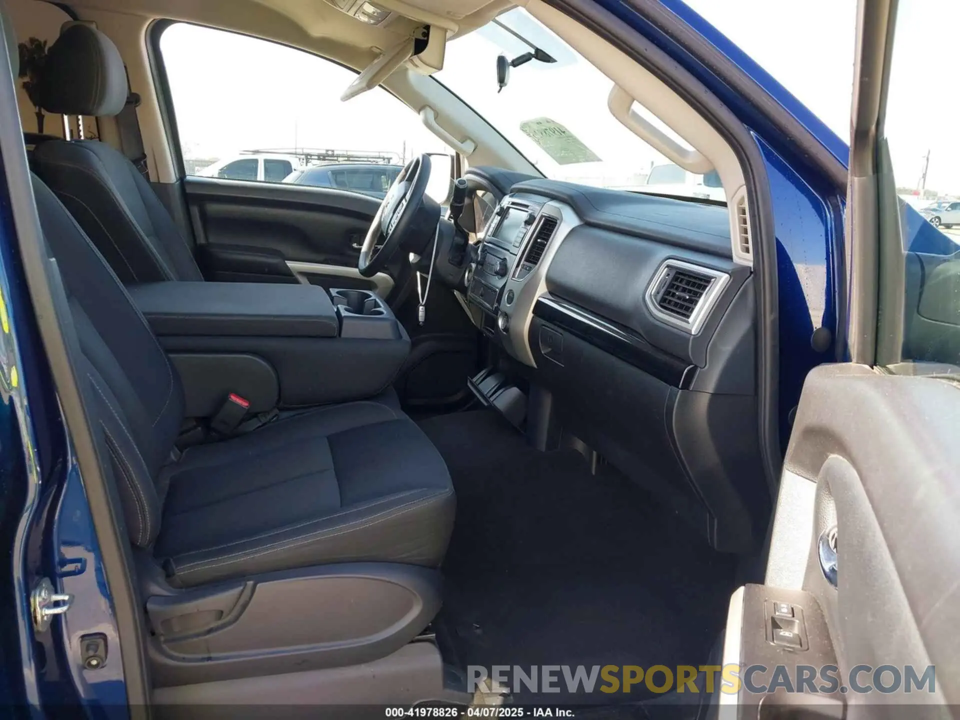 5 Photograph of a damaged car 1N6AA1EK4KN500599 NISSAN TITAN 2019