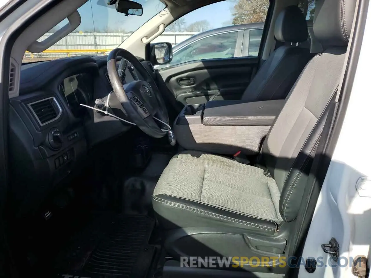 7 Photograph of a damaged car 1N6AA1EK4KN517239 NISSAN TITAN 2019