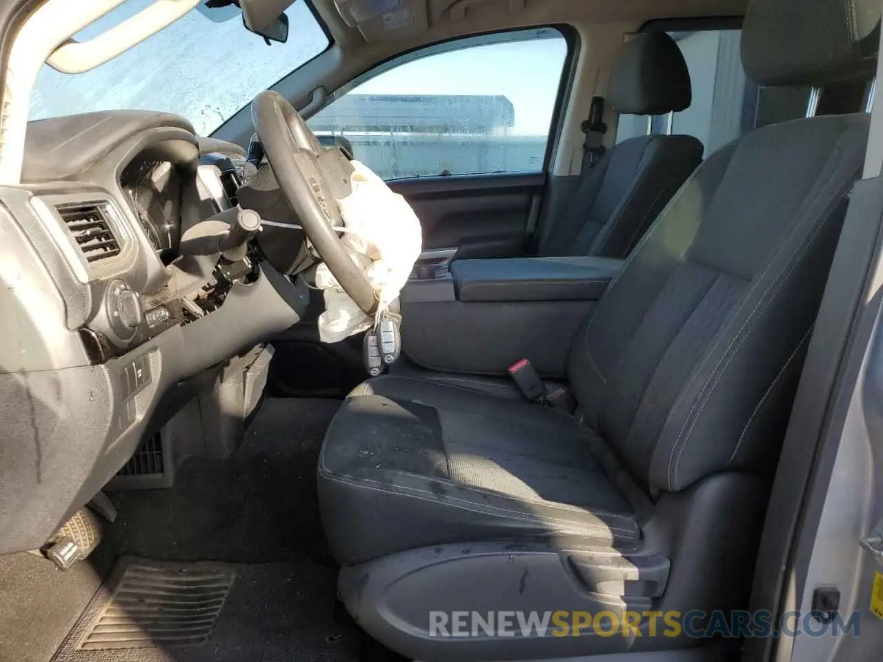 7 Photograph of a damaged car 1N6AA1EK6KN524399 NISSAN TITAN 2019