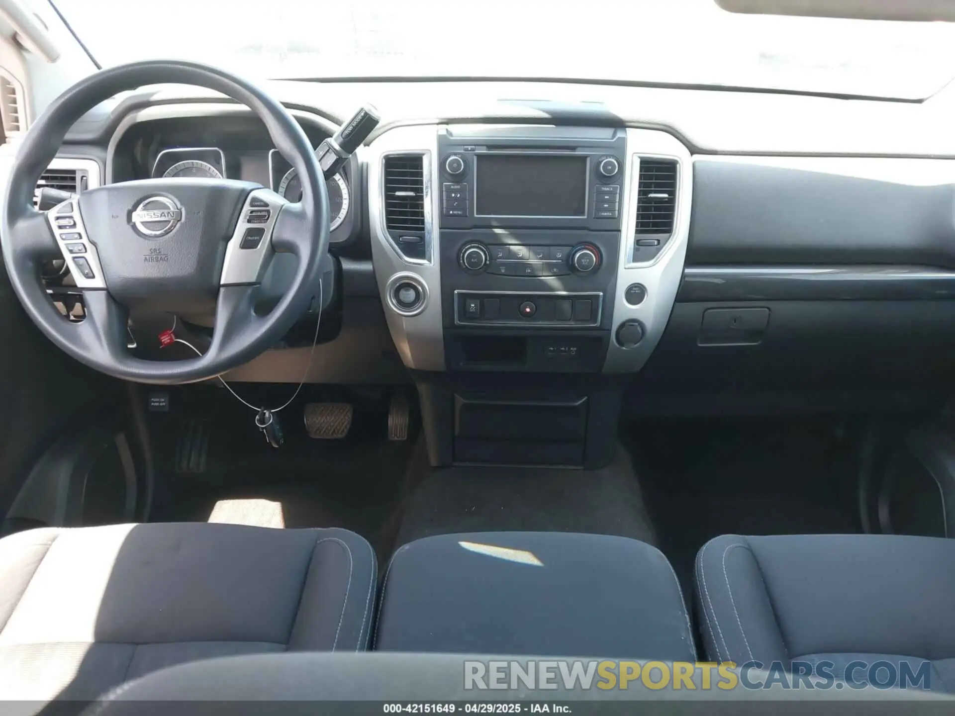 5 Photograph of a damaged car 1N6AA1EK7KN504596 NISSAN TITAN 2019