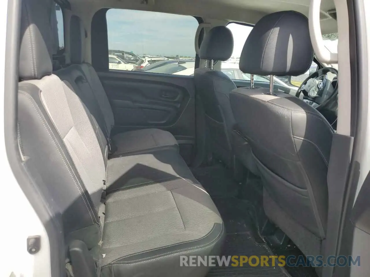 10 Photograph of a damaged car 1N6AA1EK9KN501036 NISSAN TITAN 2019