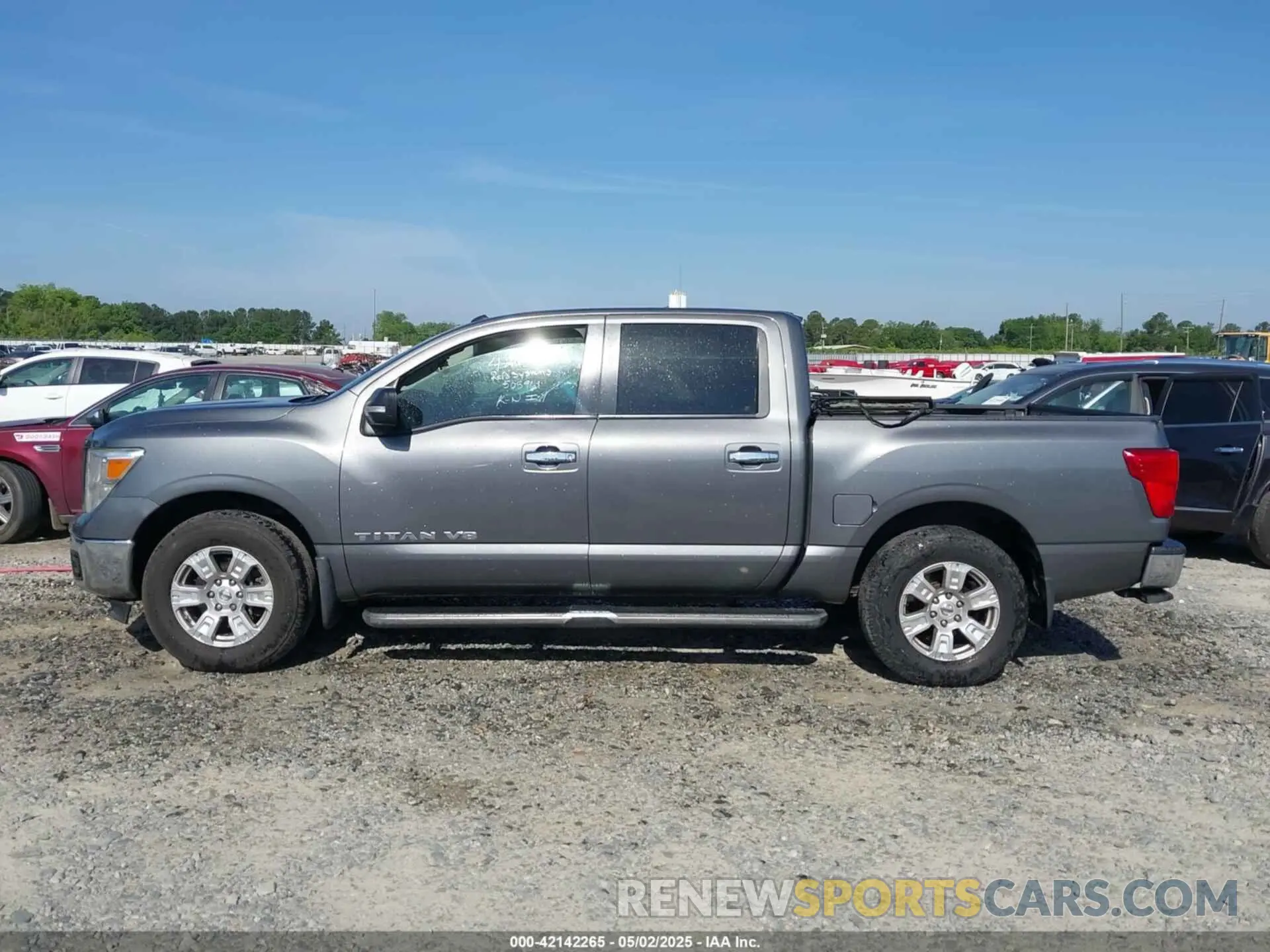 13 Photograph of a damaged car 1N6AA1EK9KN505961 NISSAN TITAN 2019