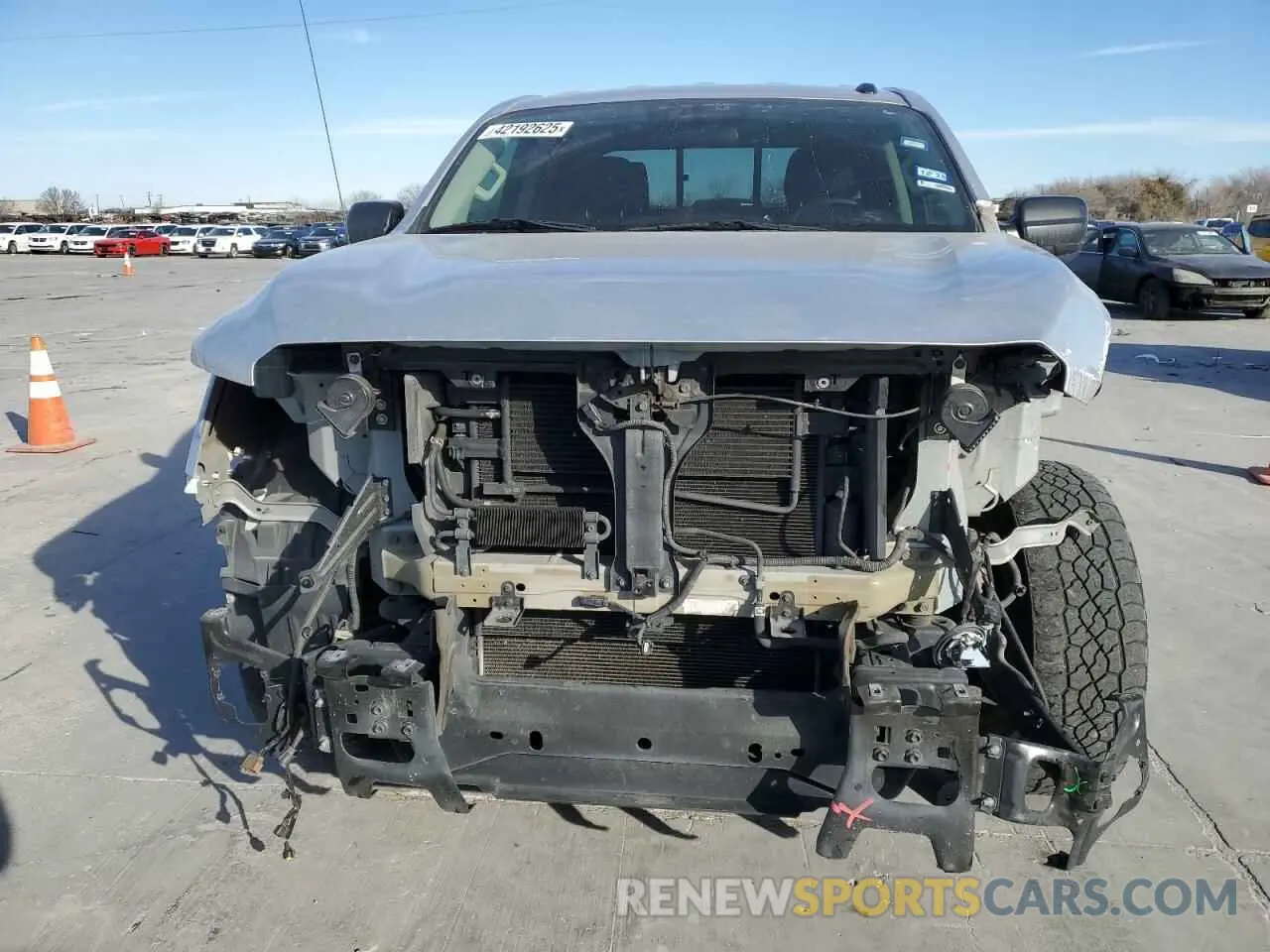 5 Photograph of a damaged car 1N6AA1EK9KN513610 NISSAN TITAN 2019