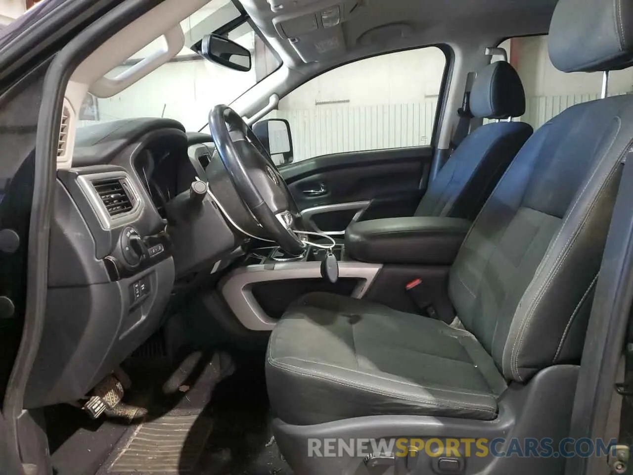 7 Photograph of a damaged car 1N6AA1F46KN519378 NISSAN TITAN 2019