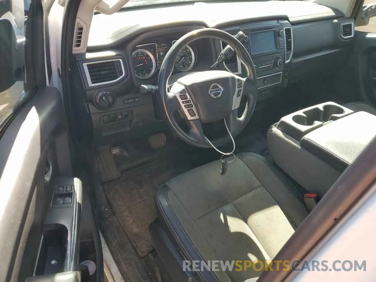 8 Photograph of a damaged car 1N6AA1R79KN500572 NISSAN TITAN 2019