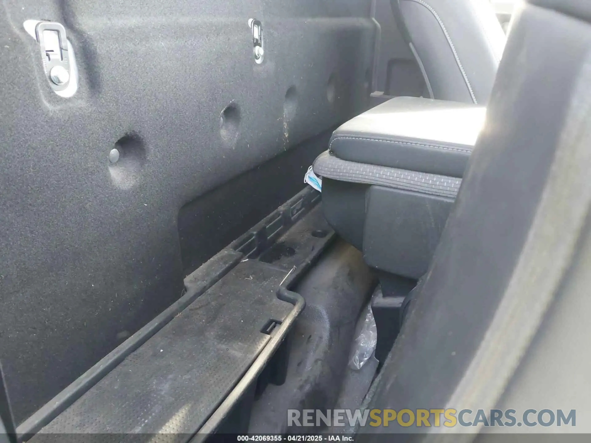 8 Photograph of a damaged car 1N6AA1R89KN512326 NISSAN TITAN 2019