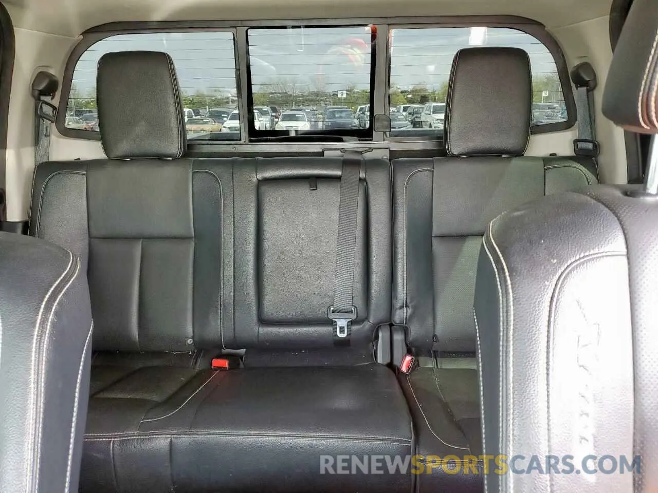 10 Photograph of a damaged car 1N6BA1F4XKN524460 NISSAN TITAN 2019