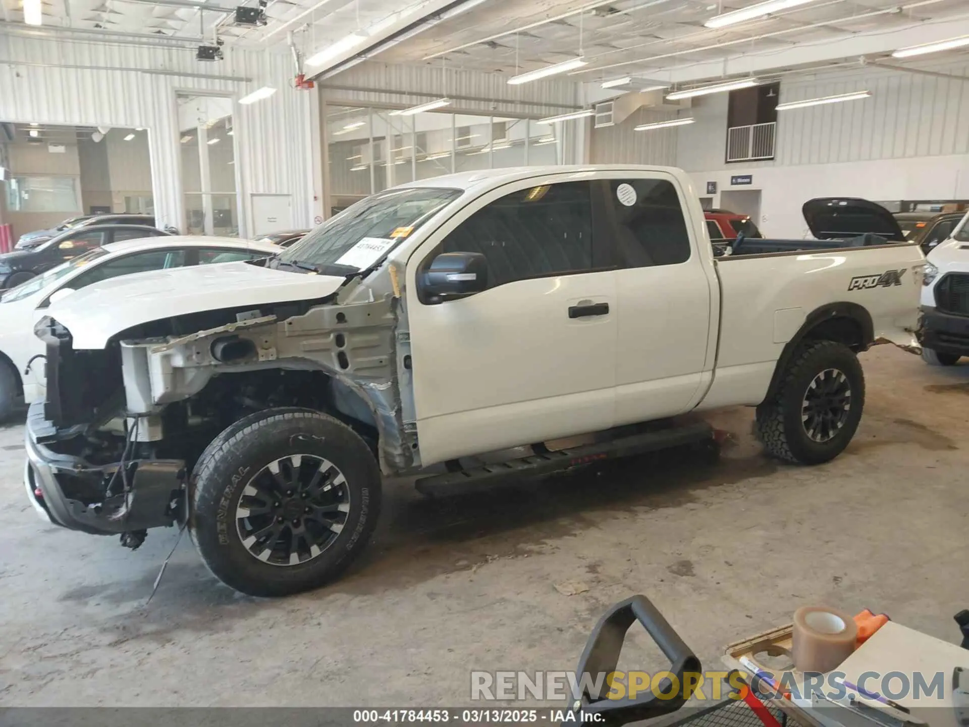 15 Photograph of a damaged car 1N6AA1CD3LN506710 NISSAN TITAN 2020