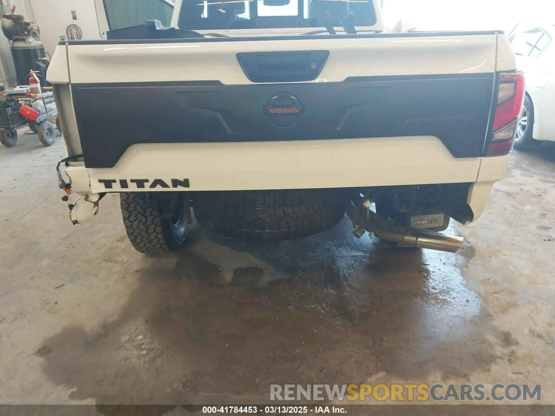 19 Photograph of a damaged car 1N6AA1CD3LN506710 NISSAN TITAN 2020