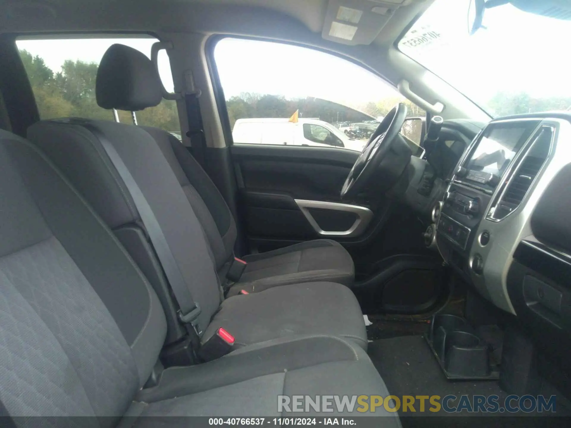 5 Photograph of a damaged car 1N6AA1EC0LN509763 NISSAN TITAN 2020