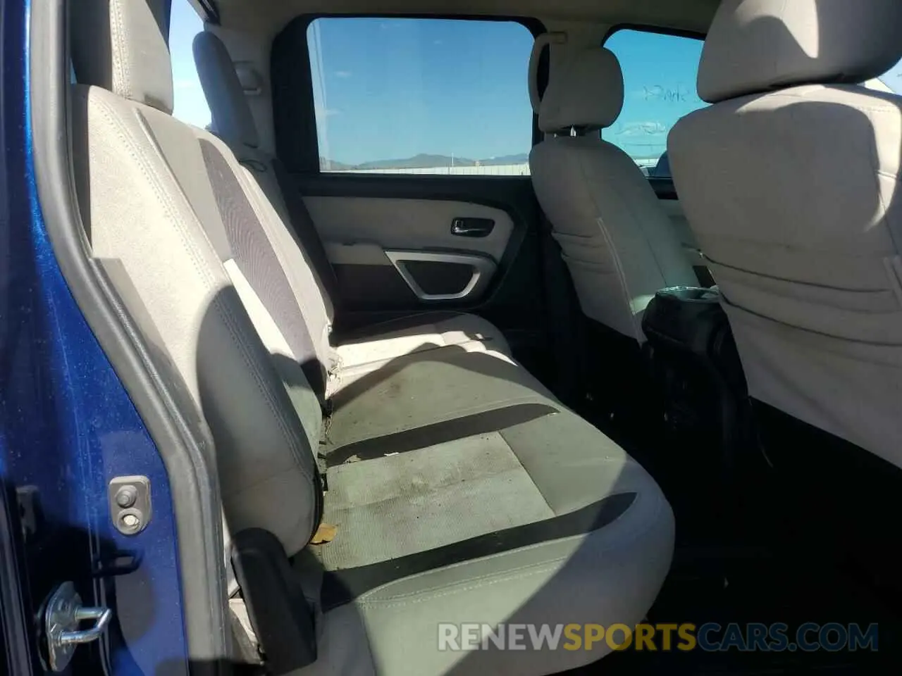 10 Photograph of a damaged car 1N6AA1EDXLN502795 NISSAN TITAN 2020