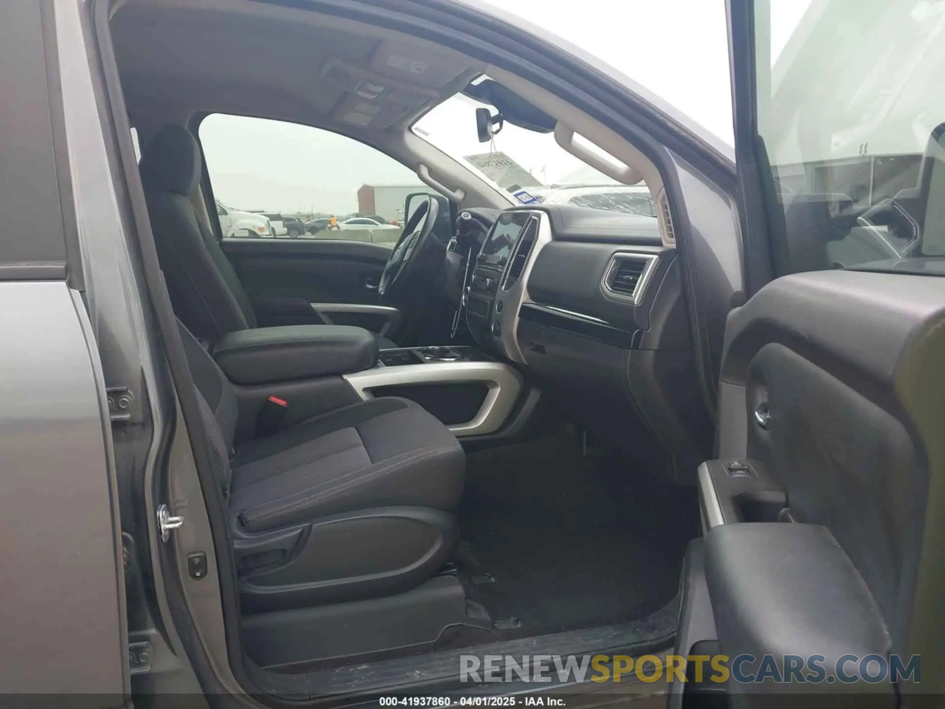 5 Photograph of a damaged car 1N6AA1EF1LN503027 NISSAN TITAN 2020