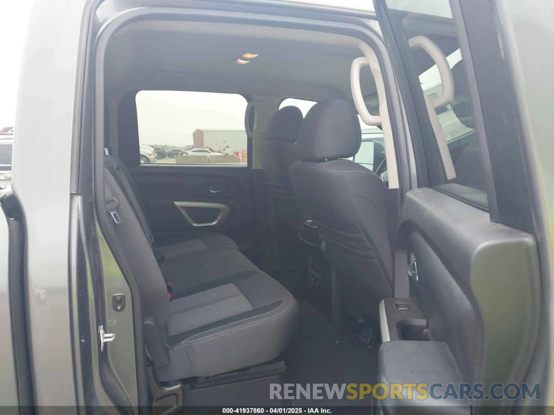 8 Photograph of a damaged car 1N6AA1EF1LN503027 NISSAN TITAN 2020