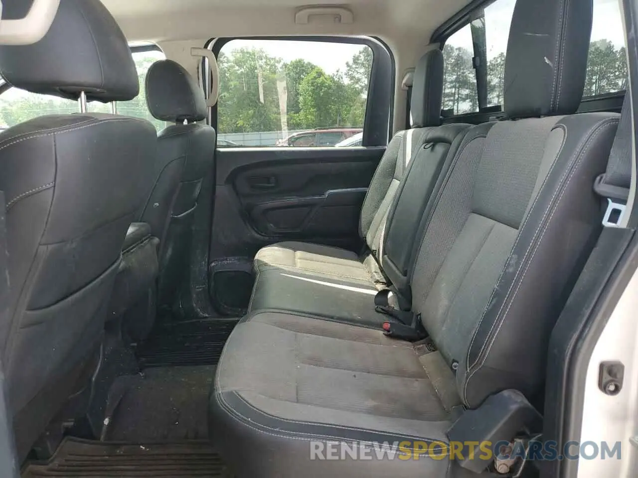 10 Photograph of a damaged car 1N6AA1FA3LN511567 NISSAN TITAN 2020