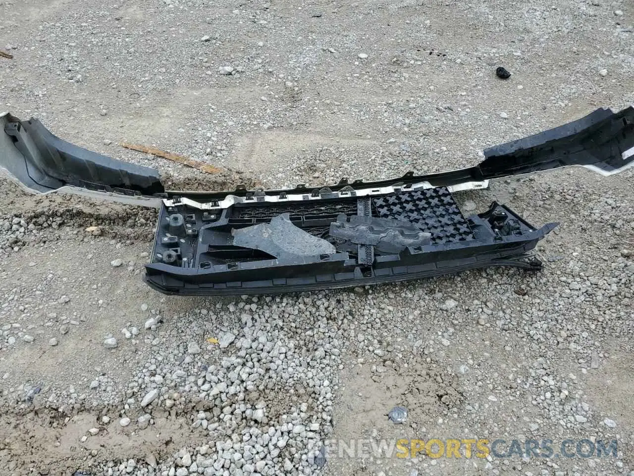 12 Photograph of a damaged car 1N6AA1EC6MN500664 NISSAN TITAN 2021