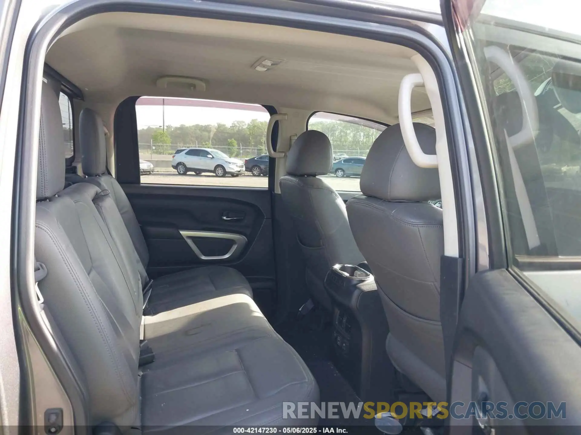 8 Photograph of a damaged car 1N6AA1ED0MN518084 NISSAN TITAN 2021