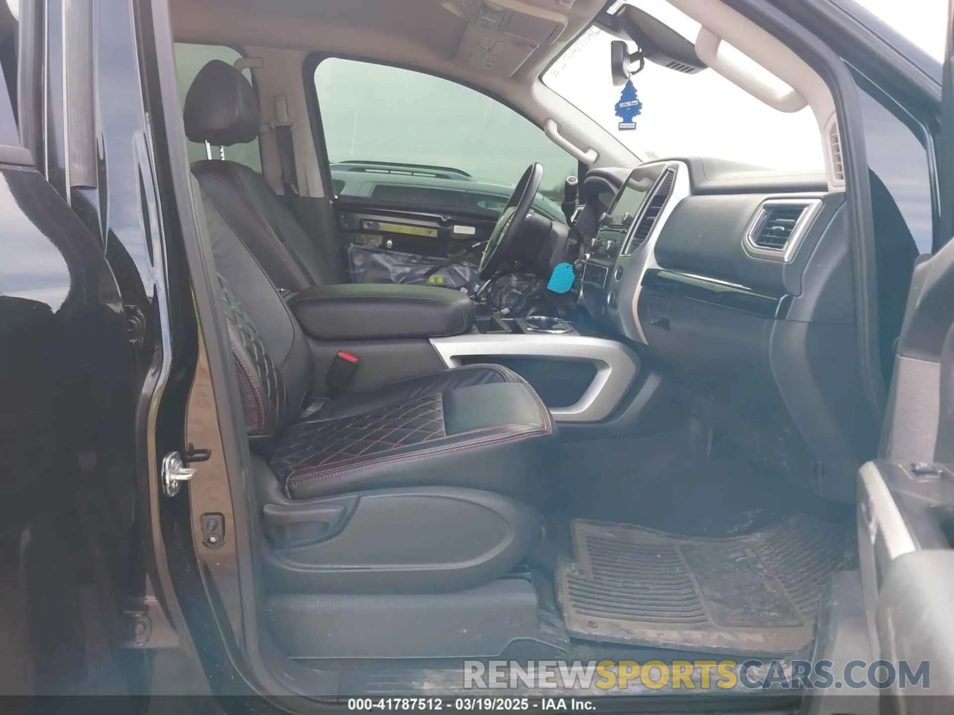 5 Photograph of a damaged car 1N6AA1ED1MN516649 NISSAN TITAN 2021