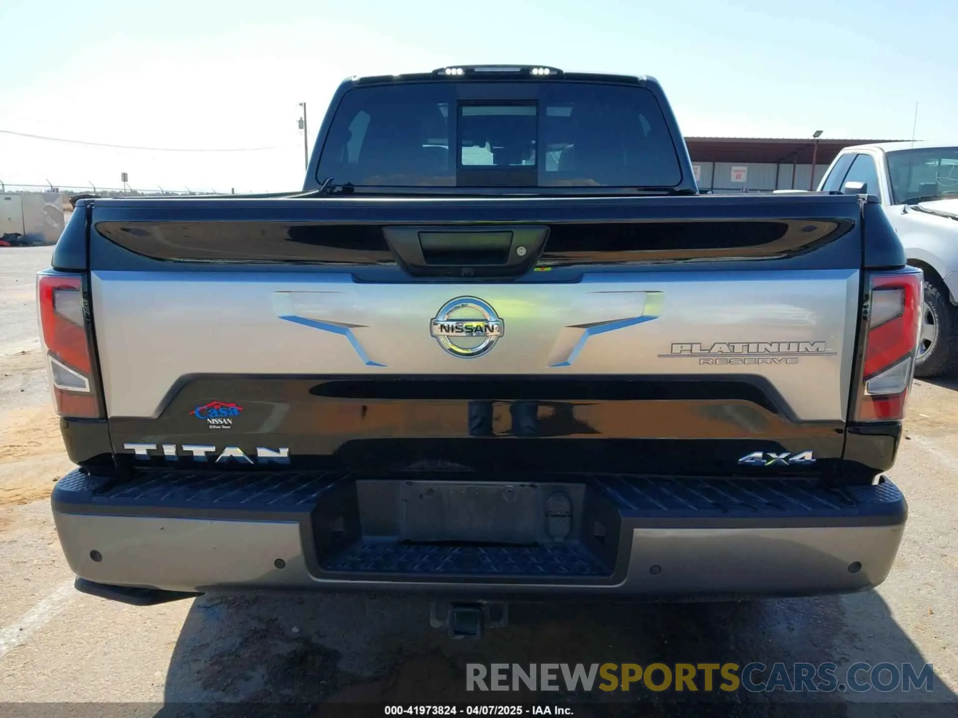 15 Photograph of a damaged car 1N6AA1ED1MN516800 NISSAN TITAN 2021