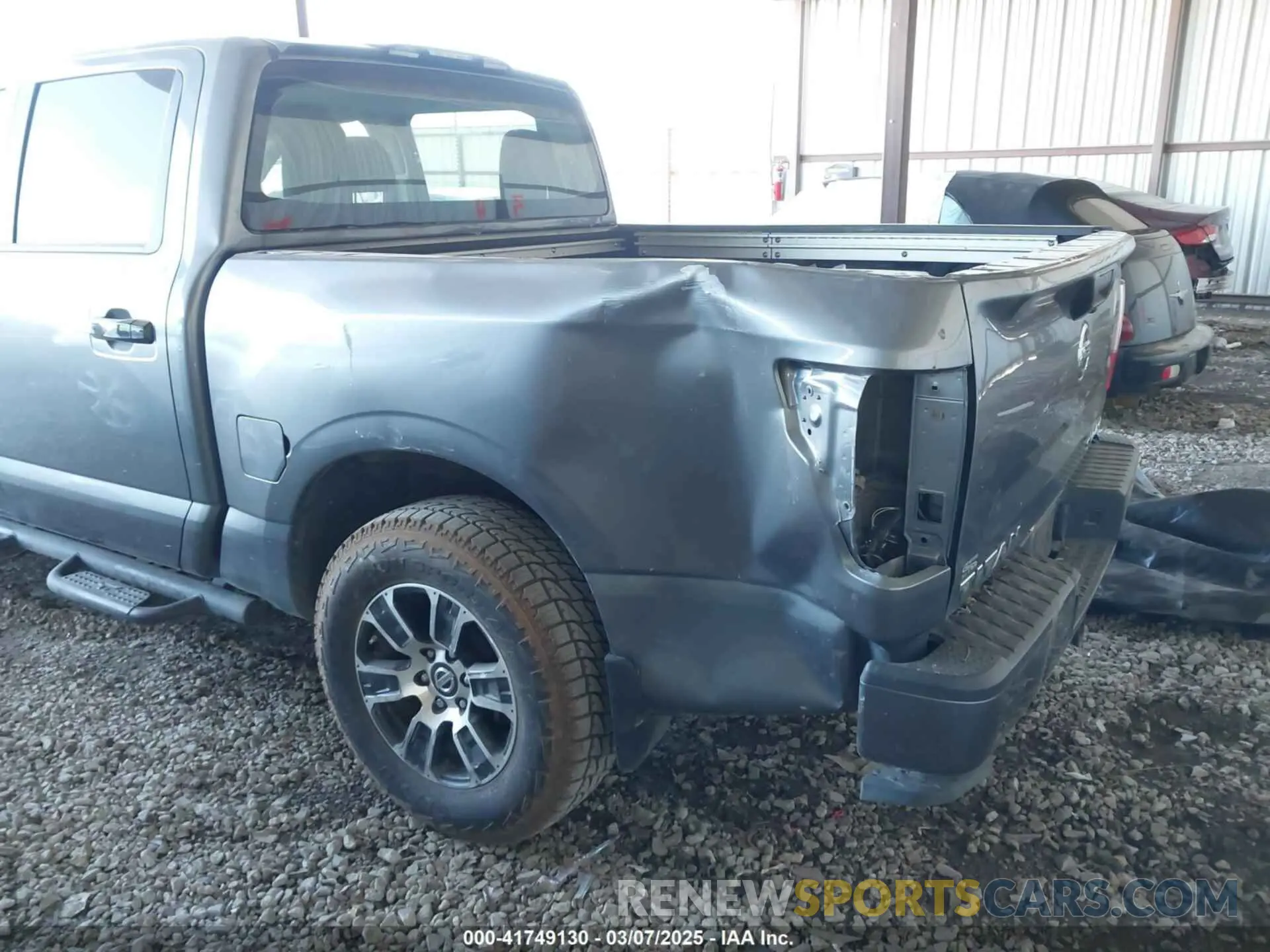 18 Photograph of a damaged car 1N6AA1ED2MN510892 NISSAN TITAN 2021