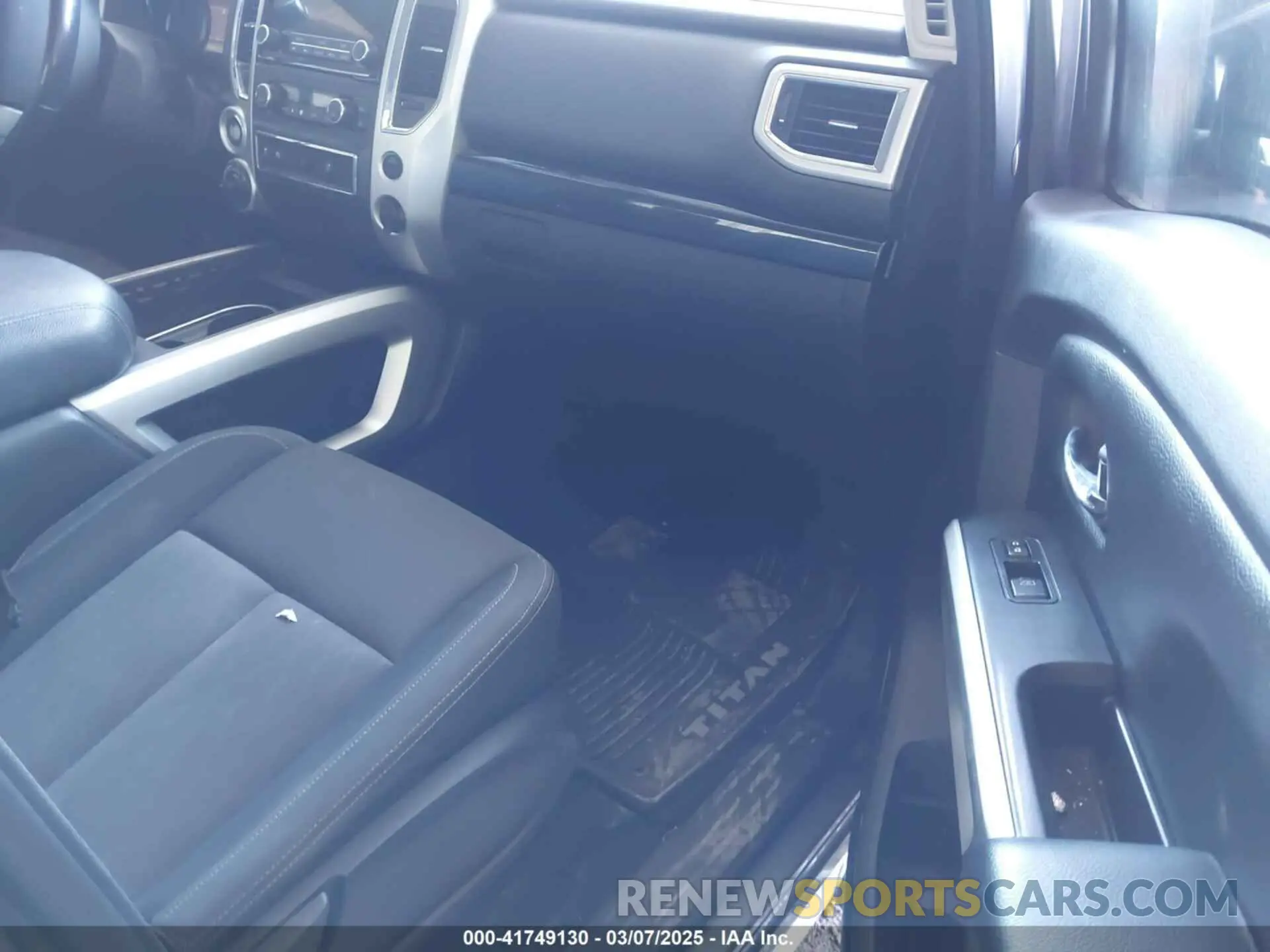 5 Photograph of a damaged car 1N6AA1ED2MN510892 NISSAN TITAN 2021