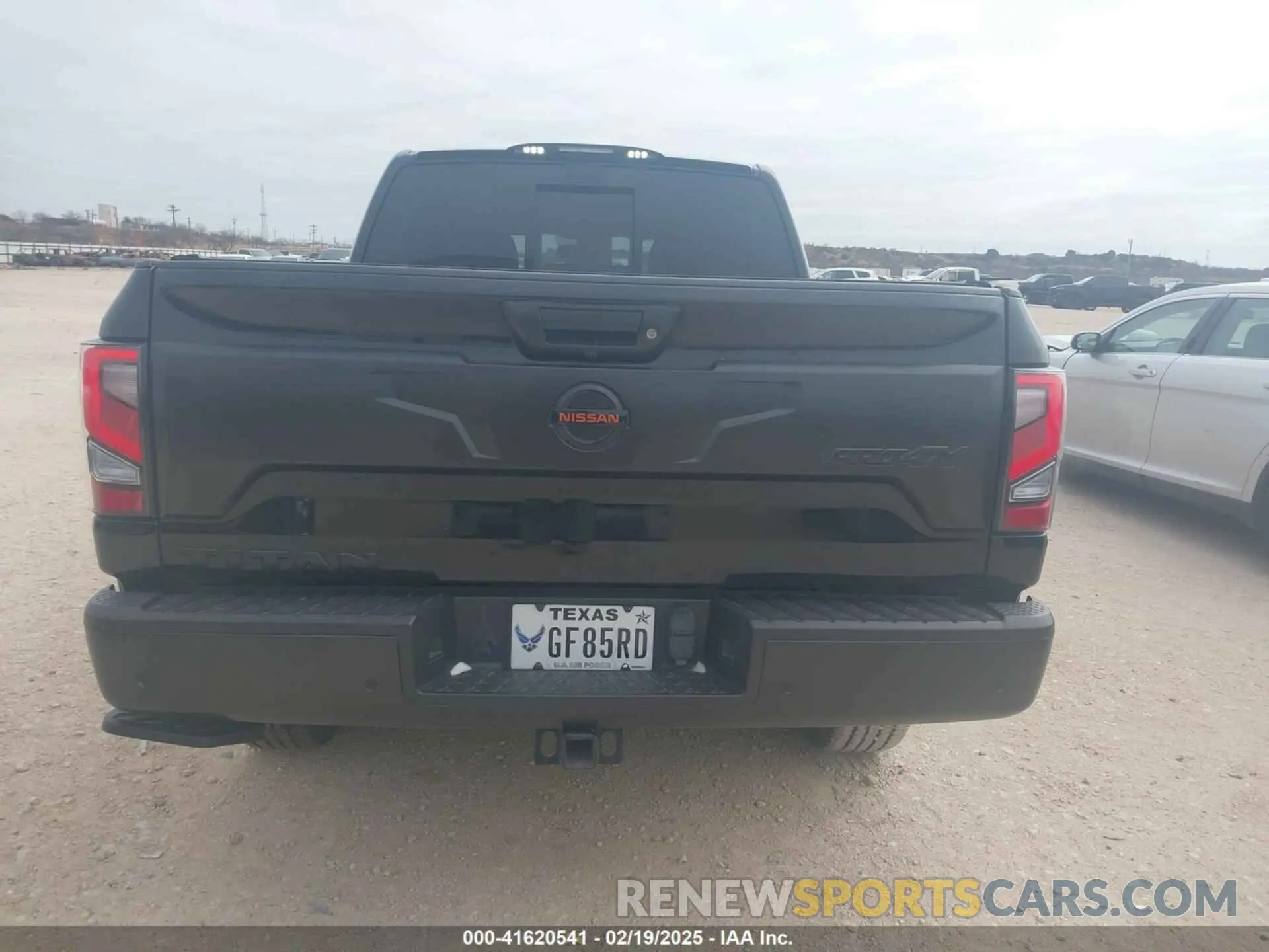 16 Photograph of a damaged car 1N6AA1ED3MN507645 NISSAN TITAN 2021