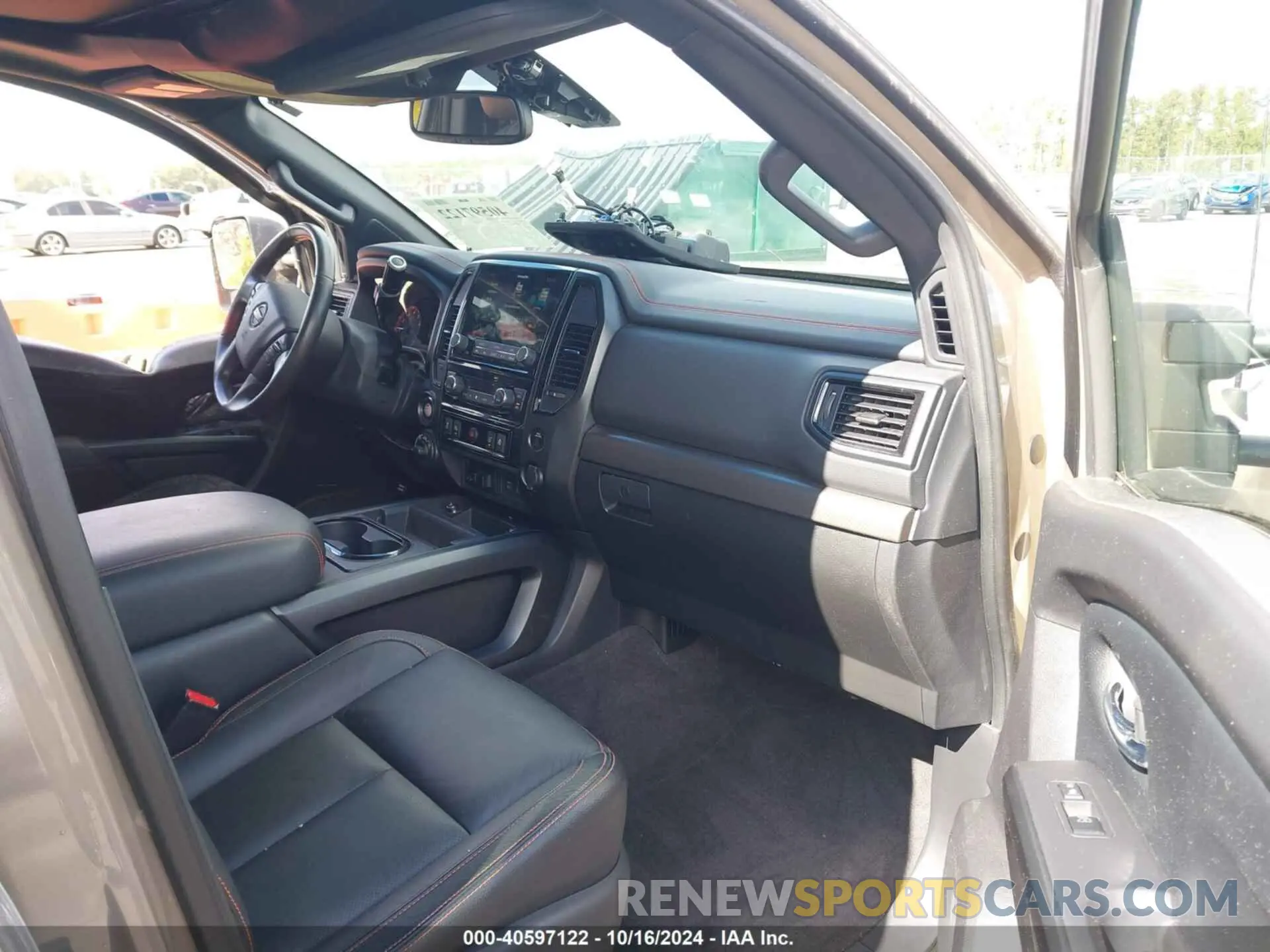 5 Photograph of a damaged car 1N6AA1ED4MN531369 NISSAN TITAN 2021