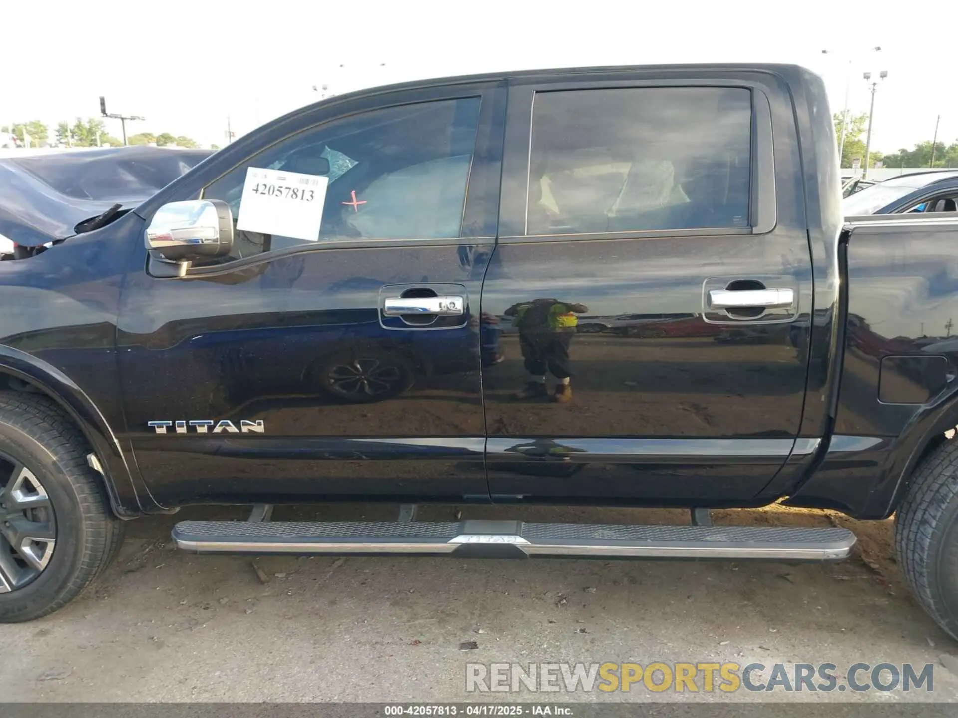14 Photograph of a damaged car 1N6AA1ED5MN514631 NISSAN TITAN 2021