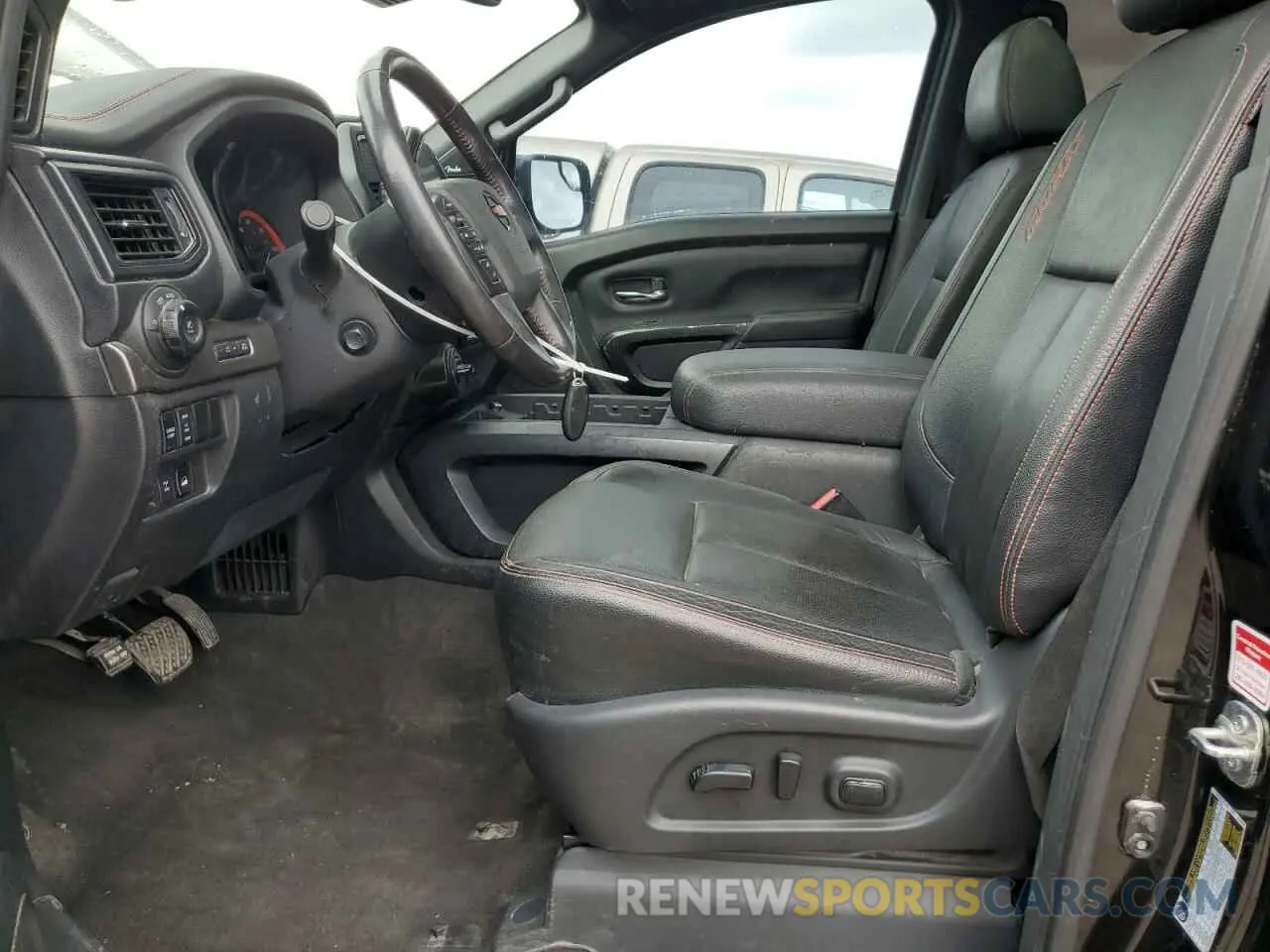 7 Photograph of a damaged car 1N6AA1ED5MN531798 NISSAN TITAN 2021