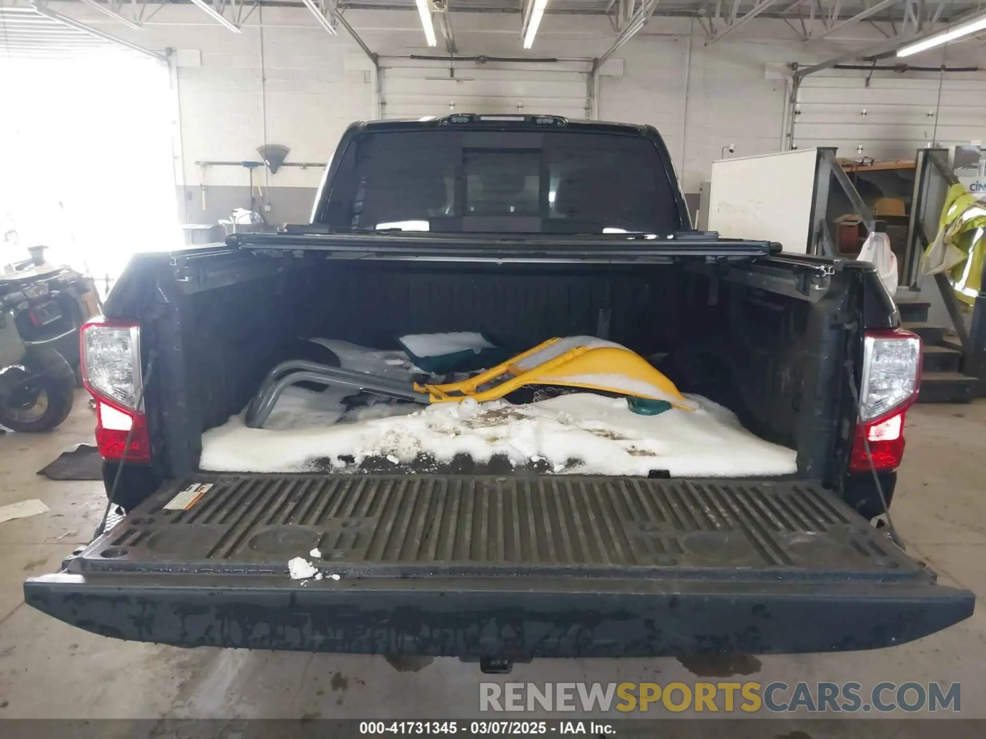 16 Photograph of a damaged car 1N6AA1ED6MN517649 NISSAN TITAN 2021
