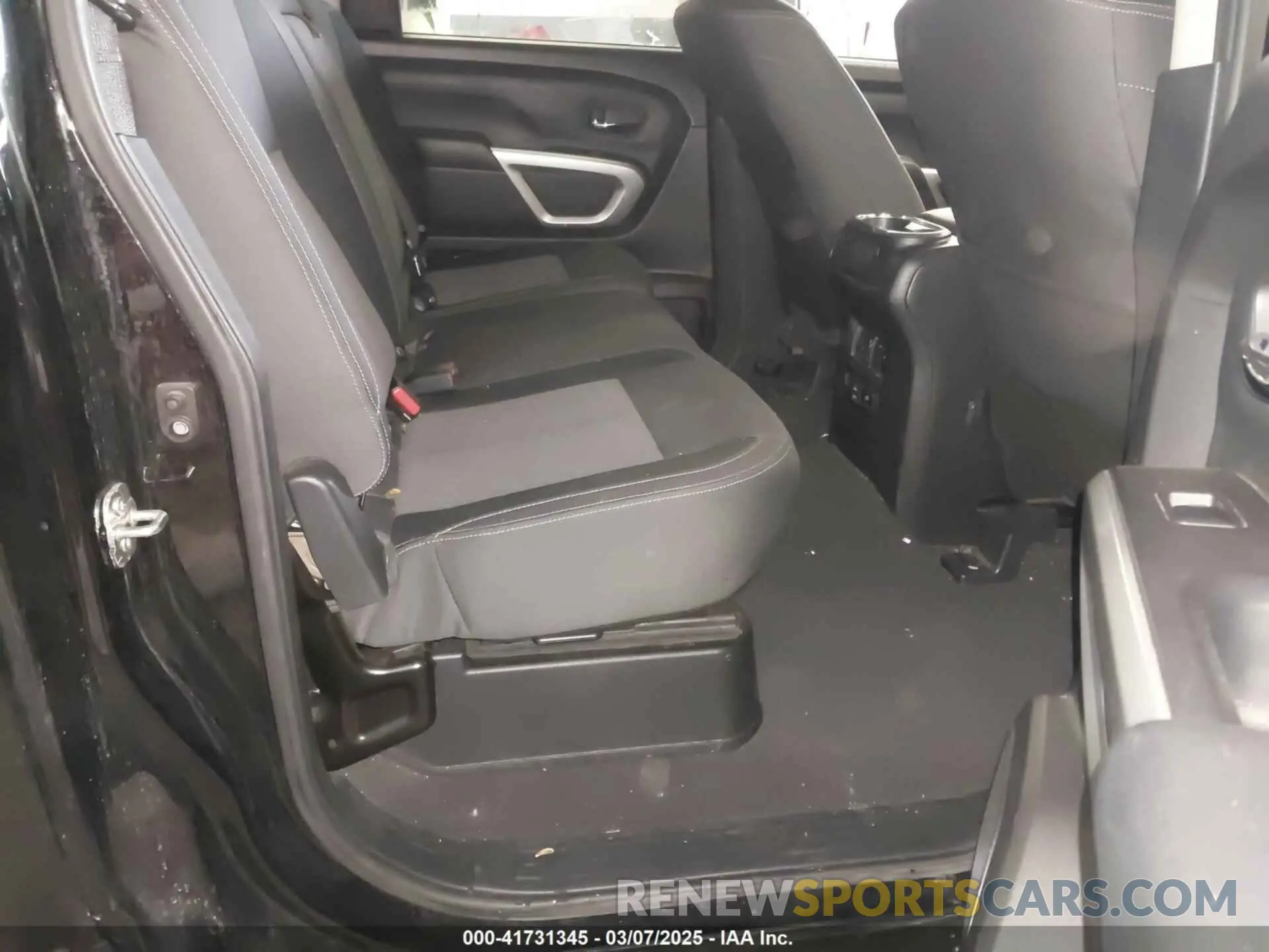 8 Photograph of a damaged car 1N6AA1ED6MN517649 NISSAN TITAN 2021