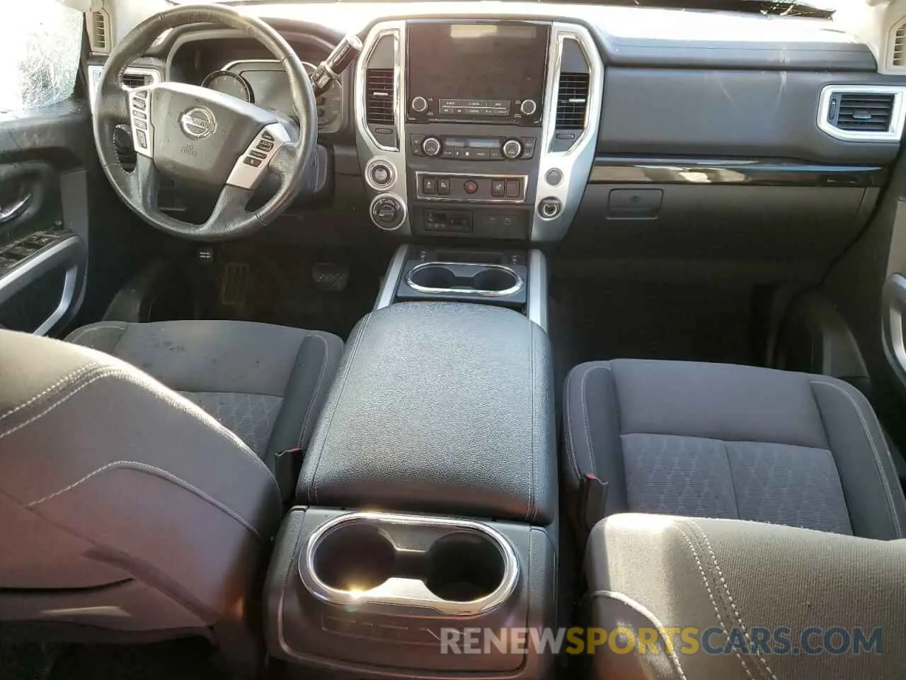 8 Photograph of a damaged car 1N6AA1ED6MN533916 NISSAN TITAN 2021
