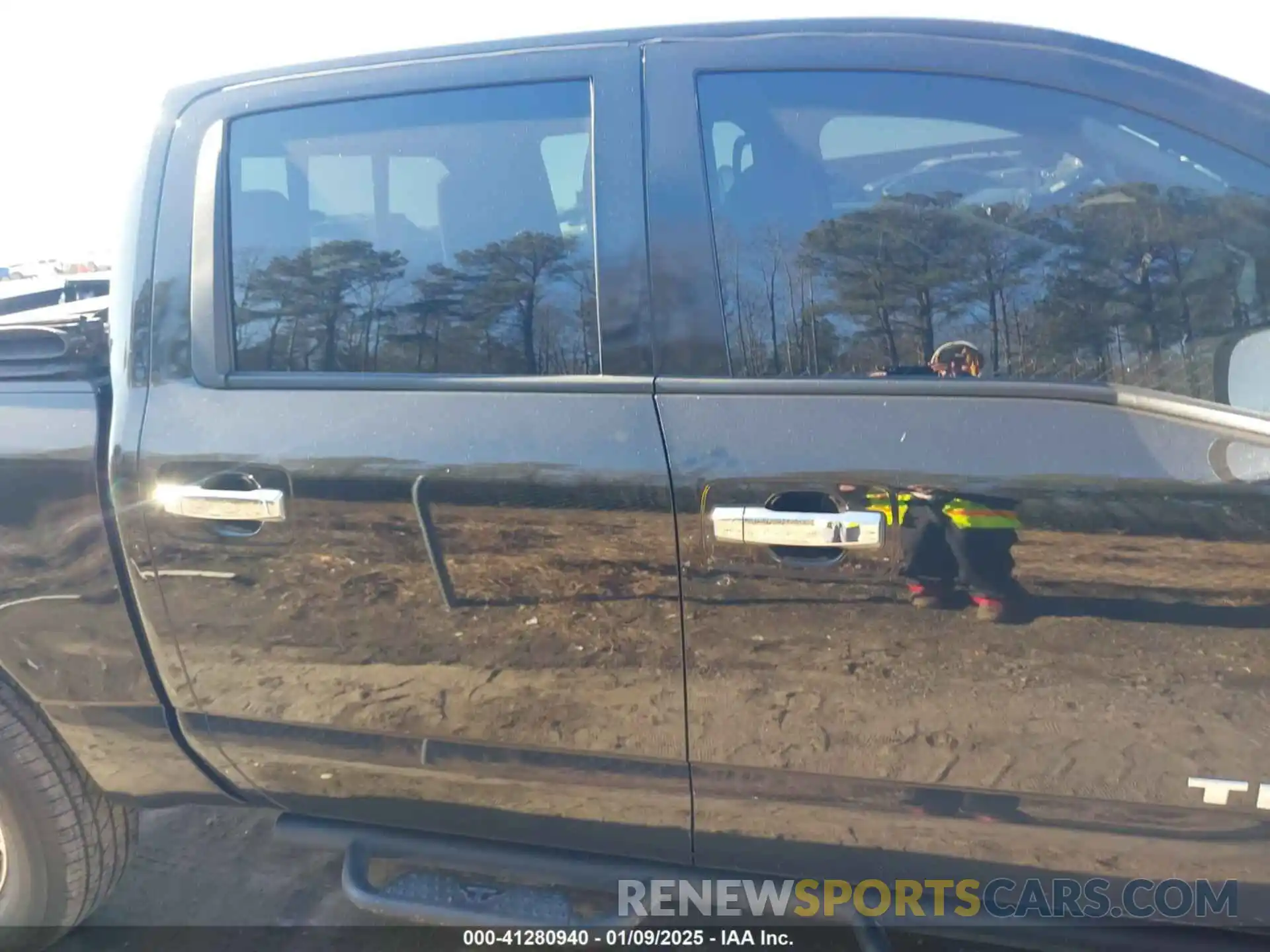 14 Photograph of a damaged car 1N6AA1EE4MN528044 NISSAN TITAN 2021