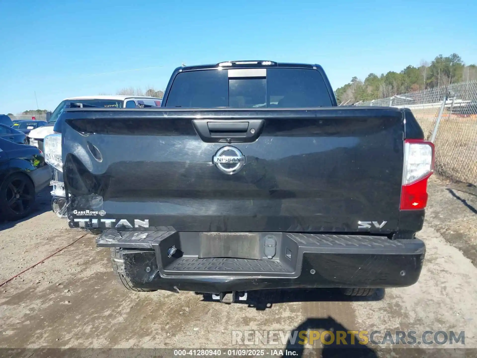 17 Photograph of a damaged car 1N6AA1EE4MN528044 NISSAN TITAN 2021