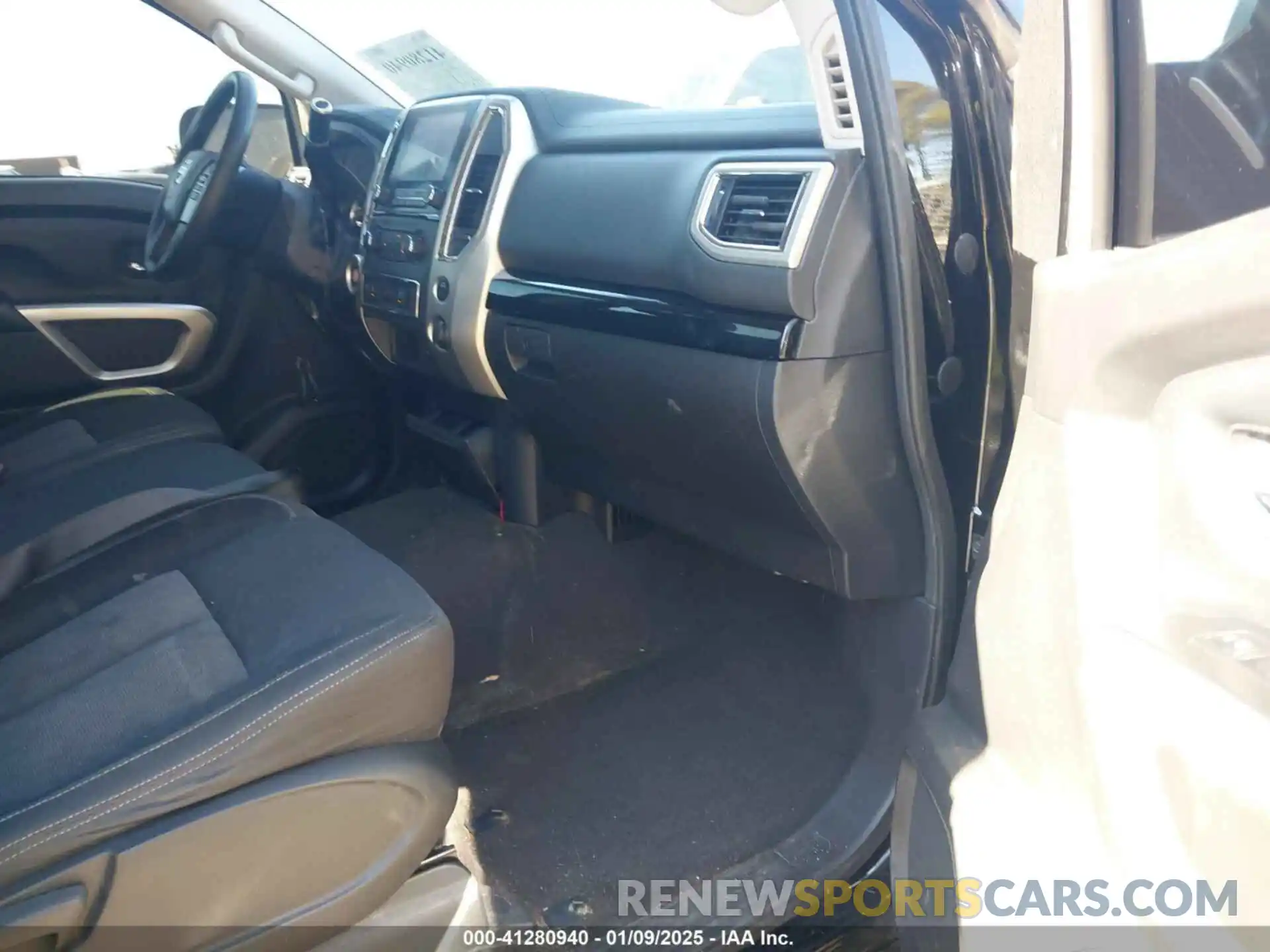 5 Photograph of a damaged car 1N6AA1EE4MN528044 NISSAN TITAN 2021