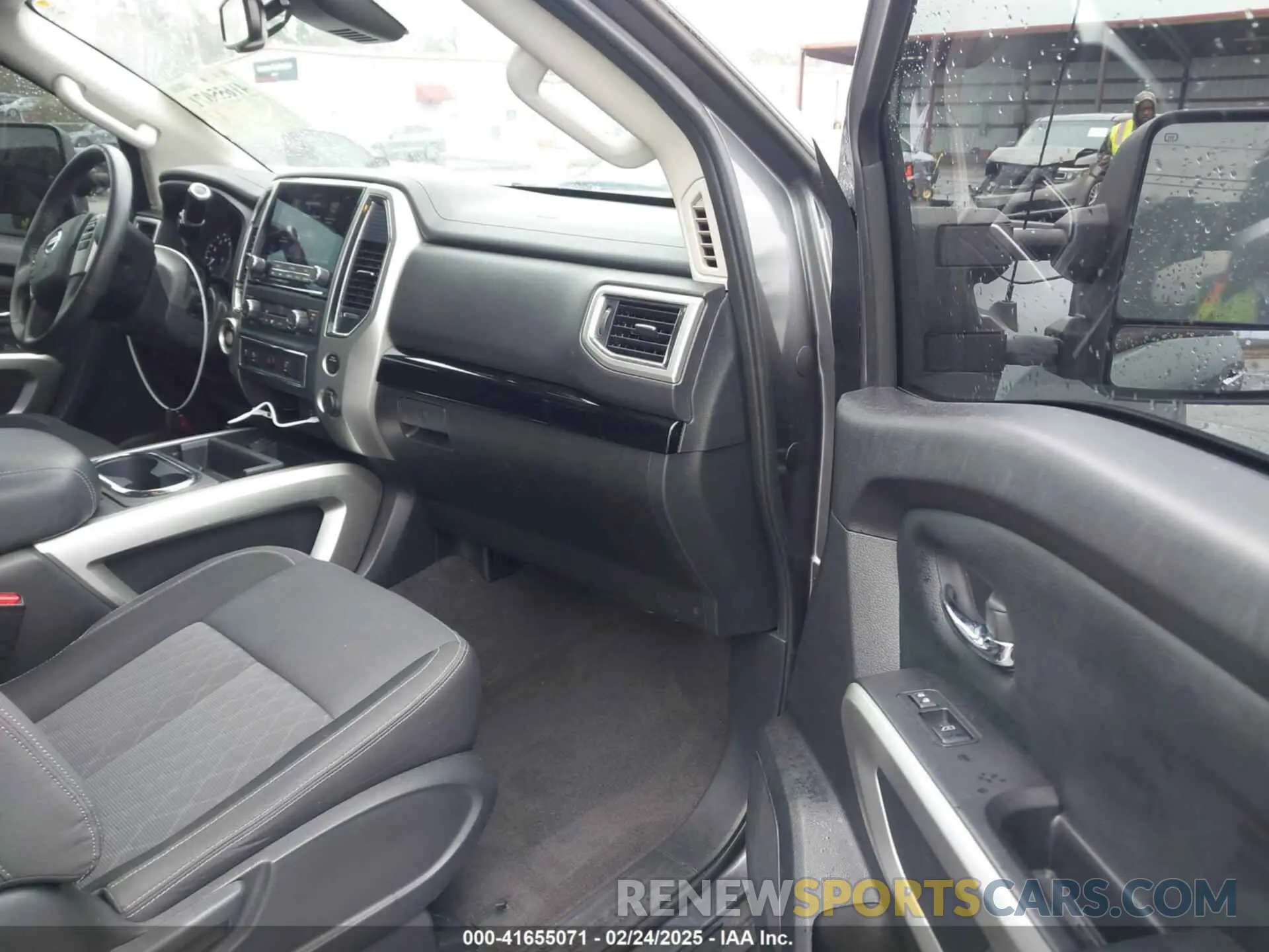 5 Photograph of a damaged car 1N6AA1EF2MN535695 NISSAN TITAN 2021