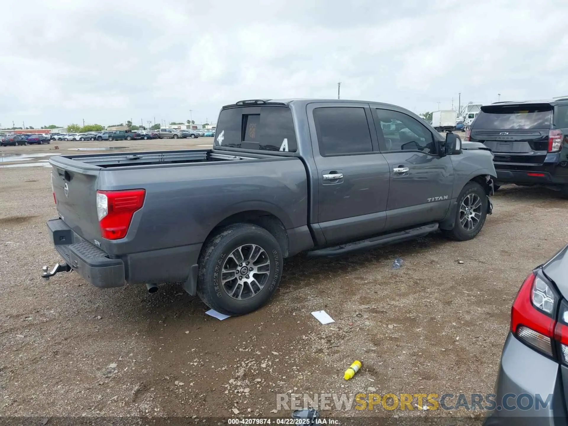 4 Photograph of a damaged car 1N6AA1EF8MN536575 NISSAN TITAN 2021