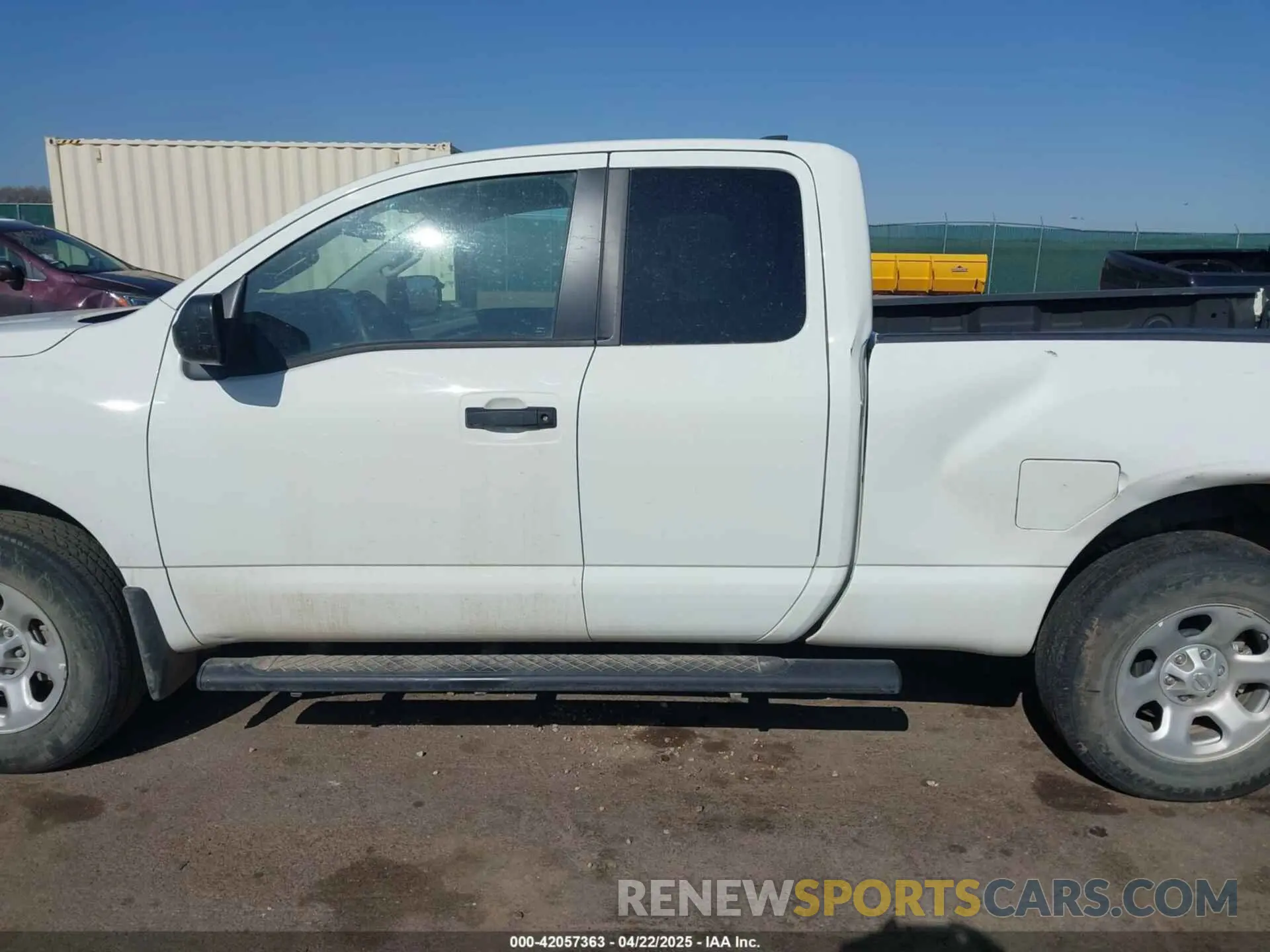 15 Photograph of a damaged car 1N6AA1CC1NN107952 NISSAN TITAN 2022