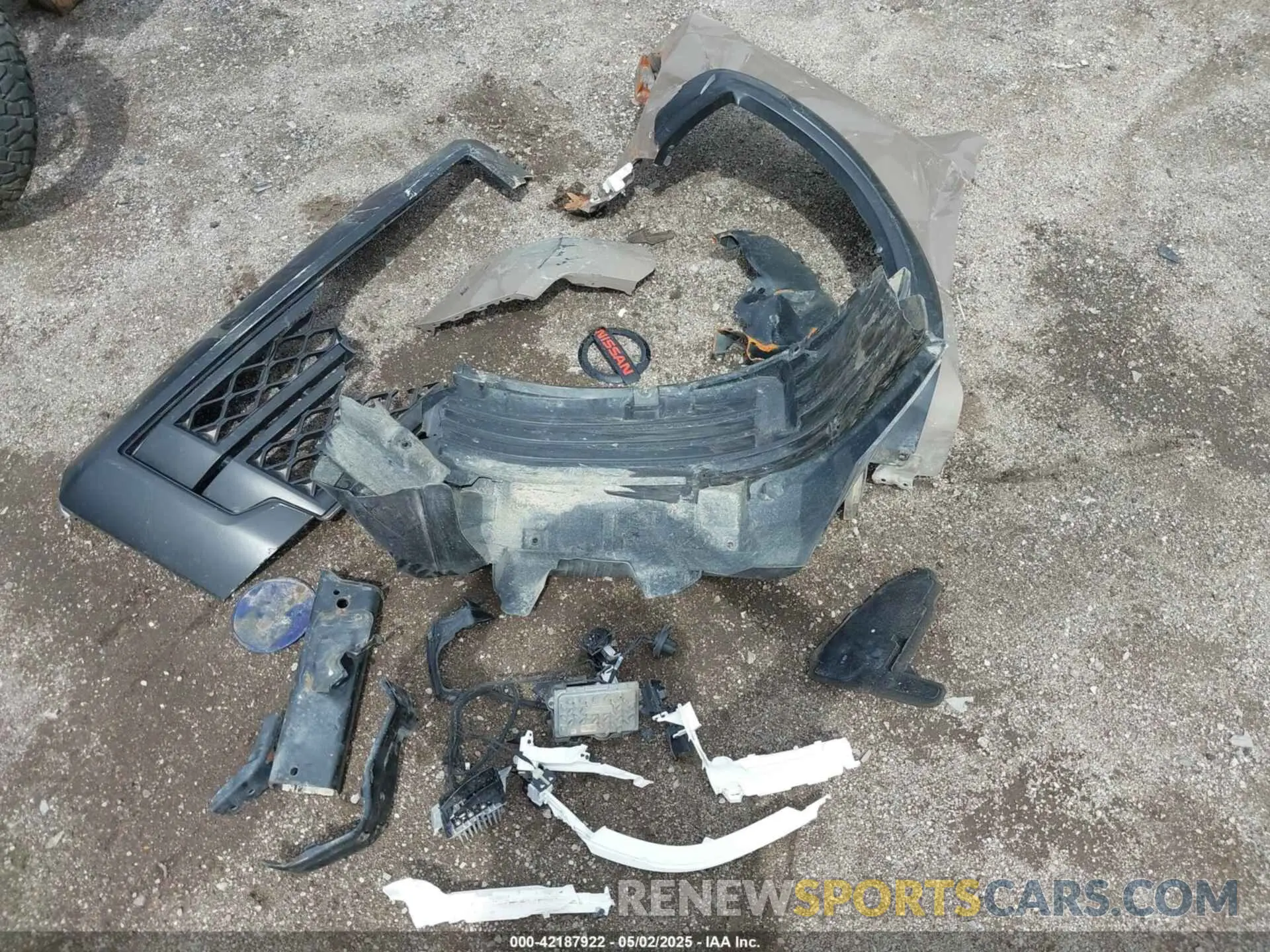 12 Photograph of a damaged car 1N6AA1ED6NN101067 NISSAN TITAN 2022