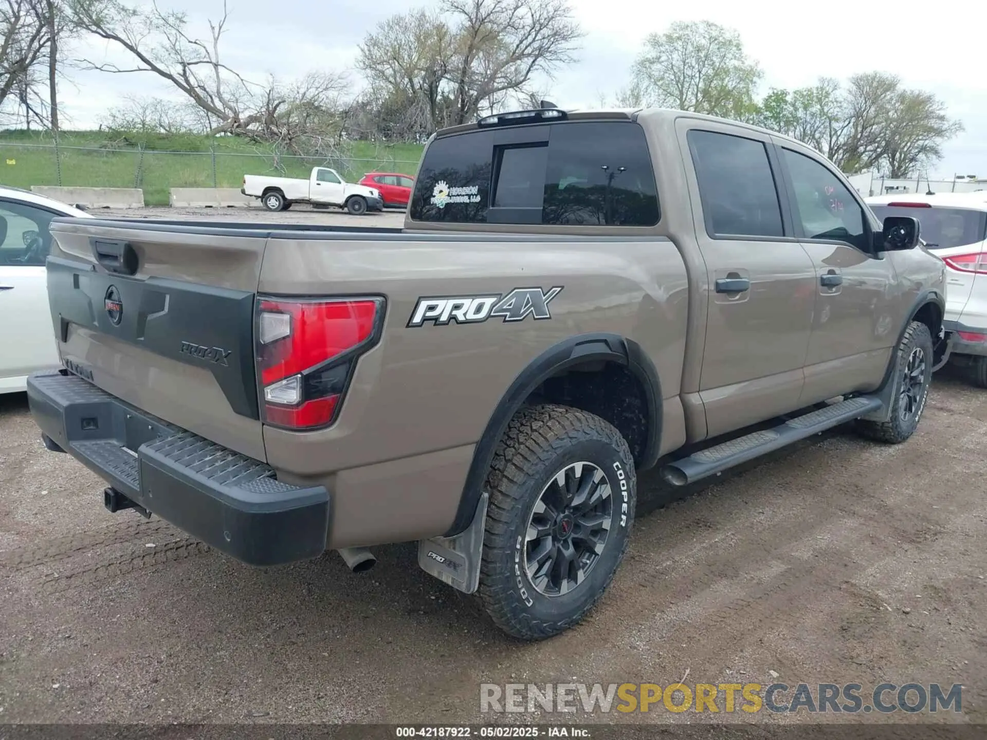 4 Photograph of a damaged car 1N6AA1ED6NN101067 NISSAN TITAN 2022