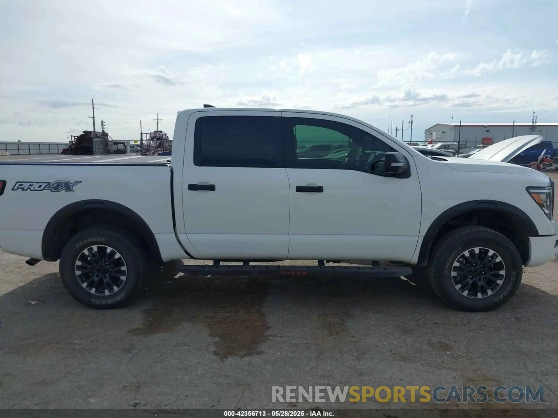 13 Photograph of a damaged car 1N6AA1ED7NN102938 NISSAN TITAN 2022